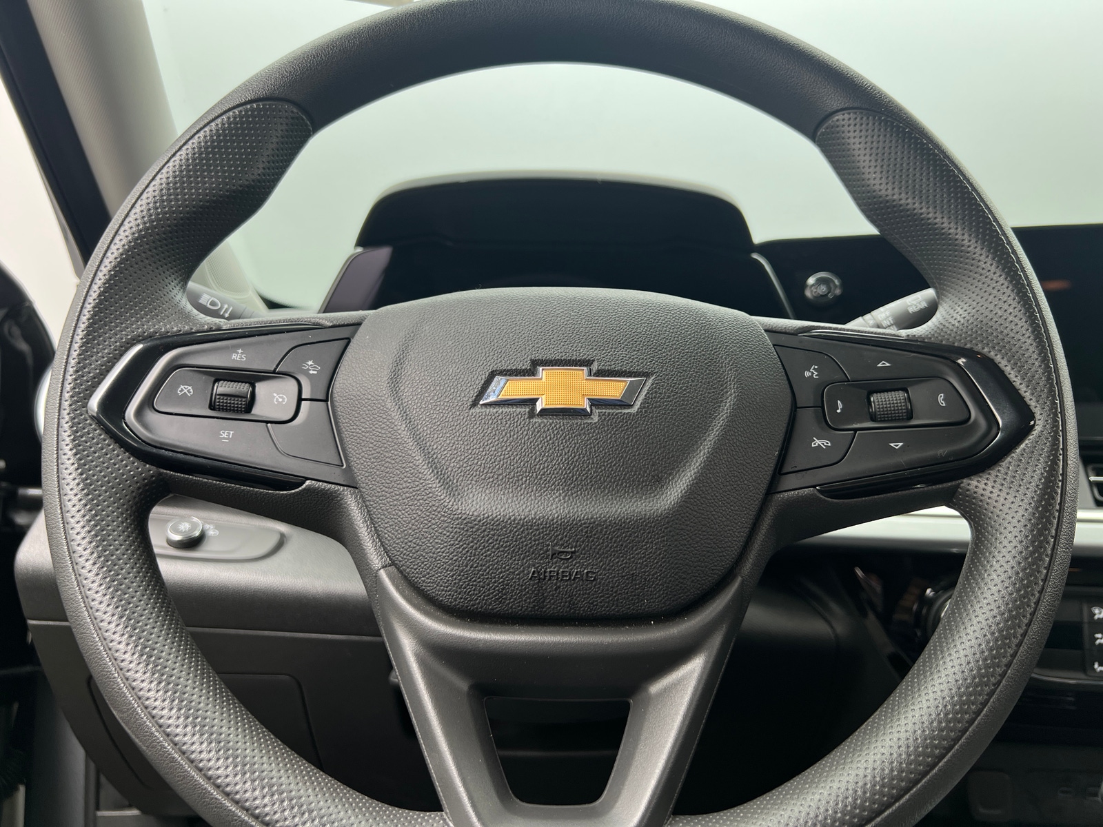 Thumbnail: 2025 Chevrolet Trax - 5