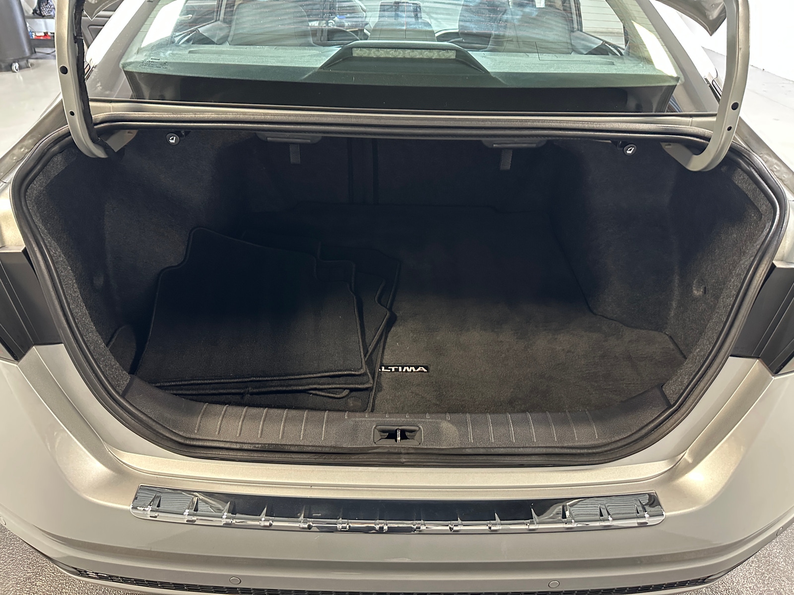 Thumbnail: 2022 Nissan Altima - 7