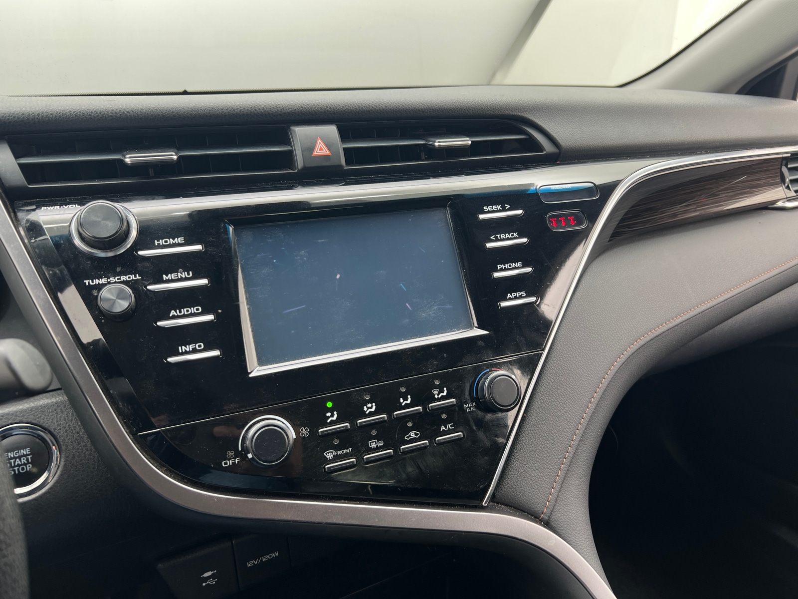 Thumbnail: 2018 Toyota Camry - 4