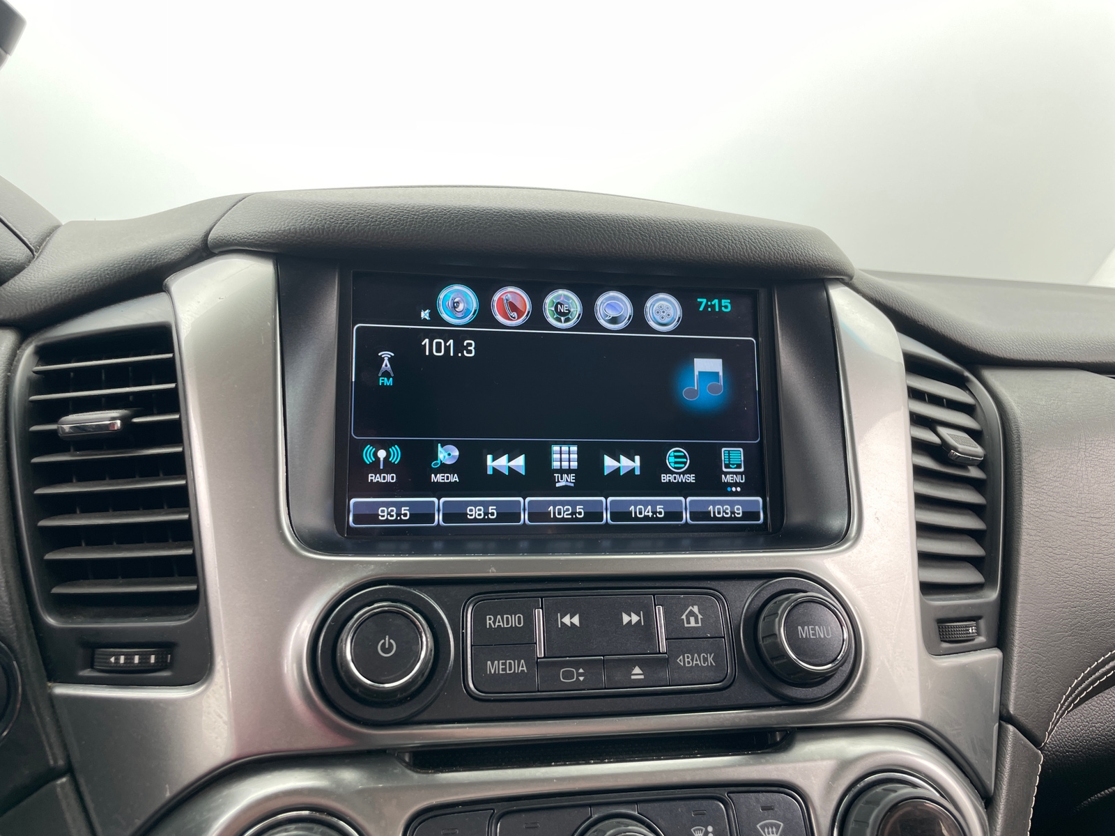 Thumbnail: 2019 Chevrolet Tahoe - 3