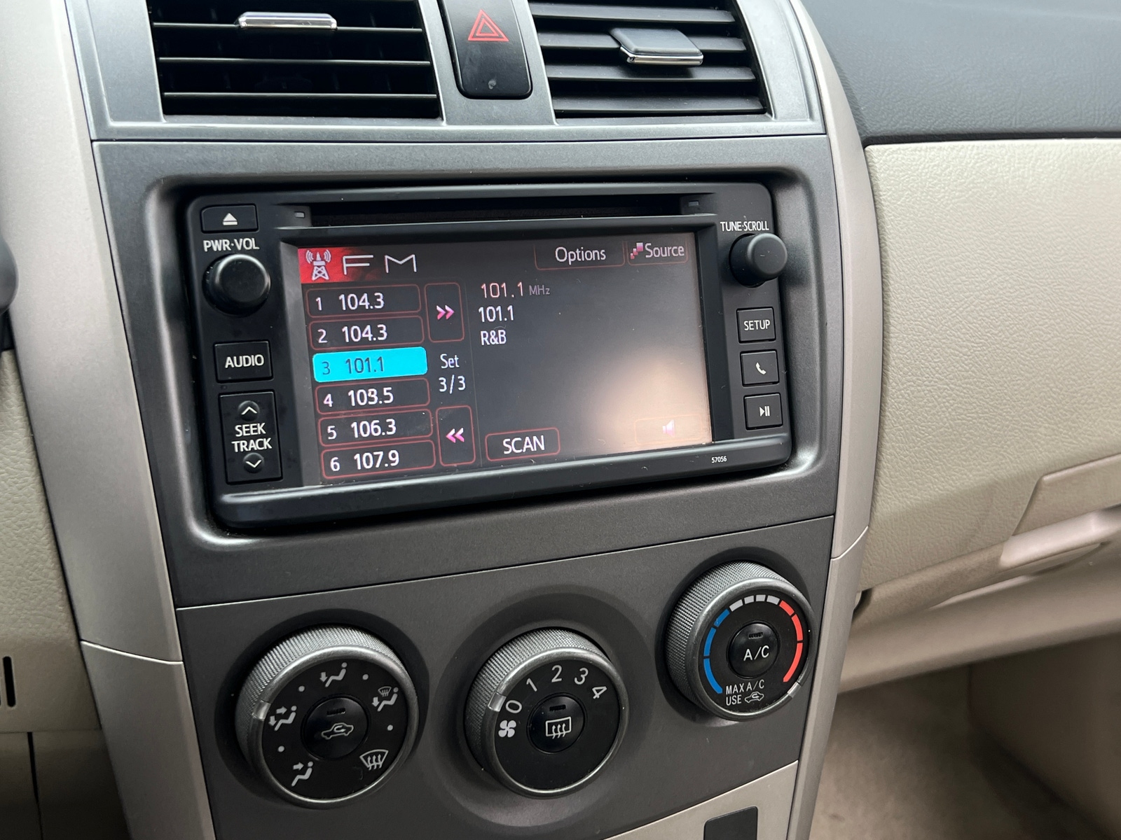 Thumbnail: 2013 Toyota Corolla - 4