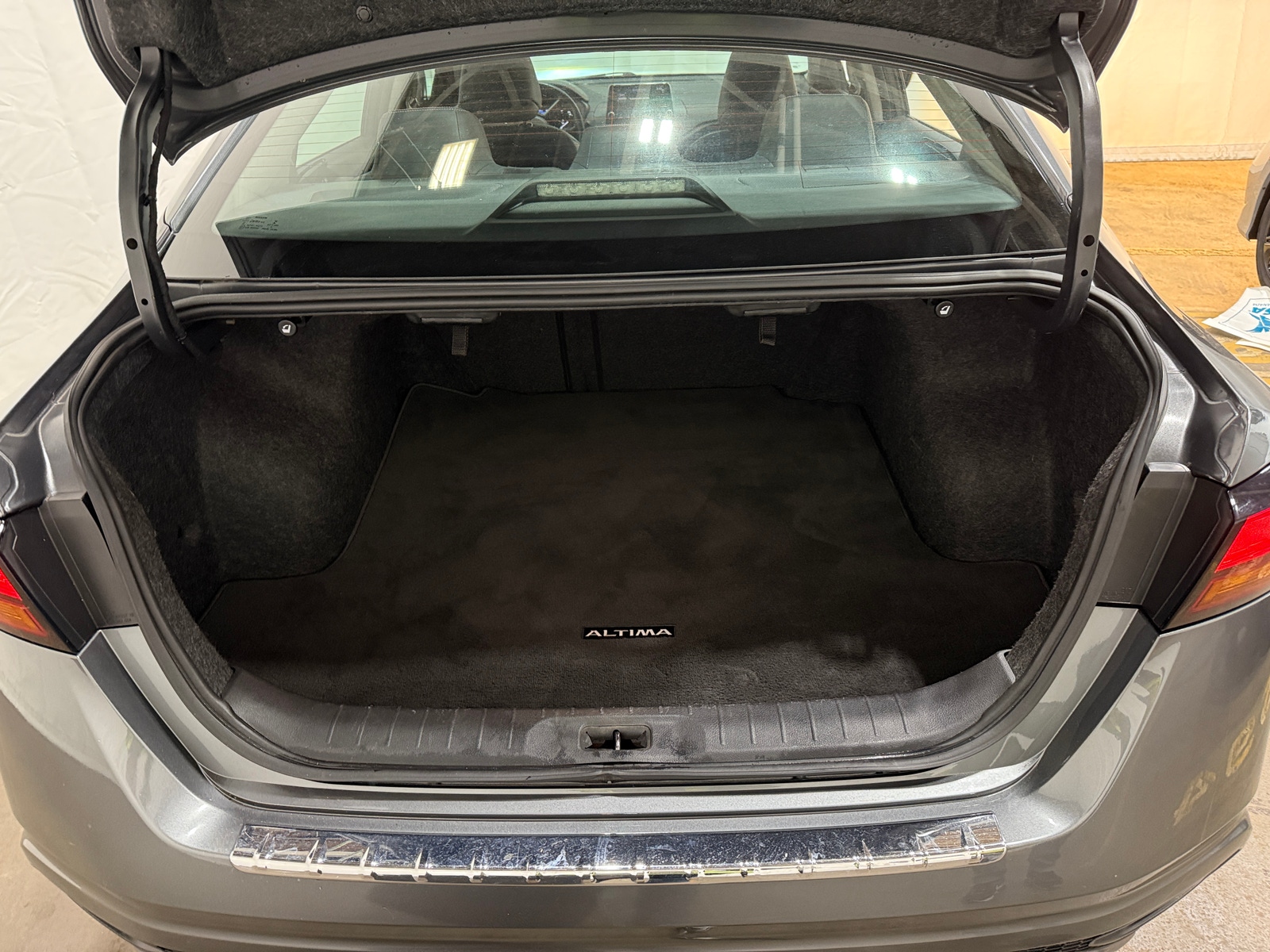 Thumbnail: 2019 Nissan Altima - 7