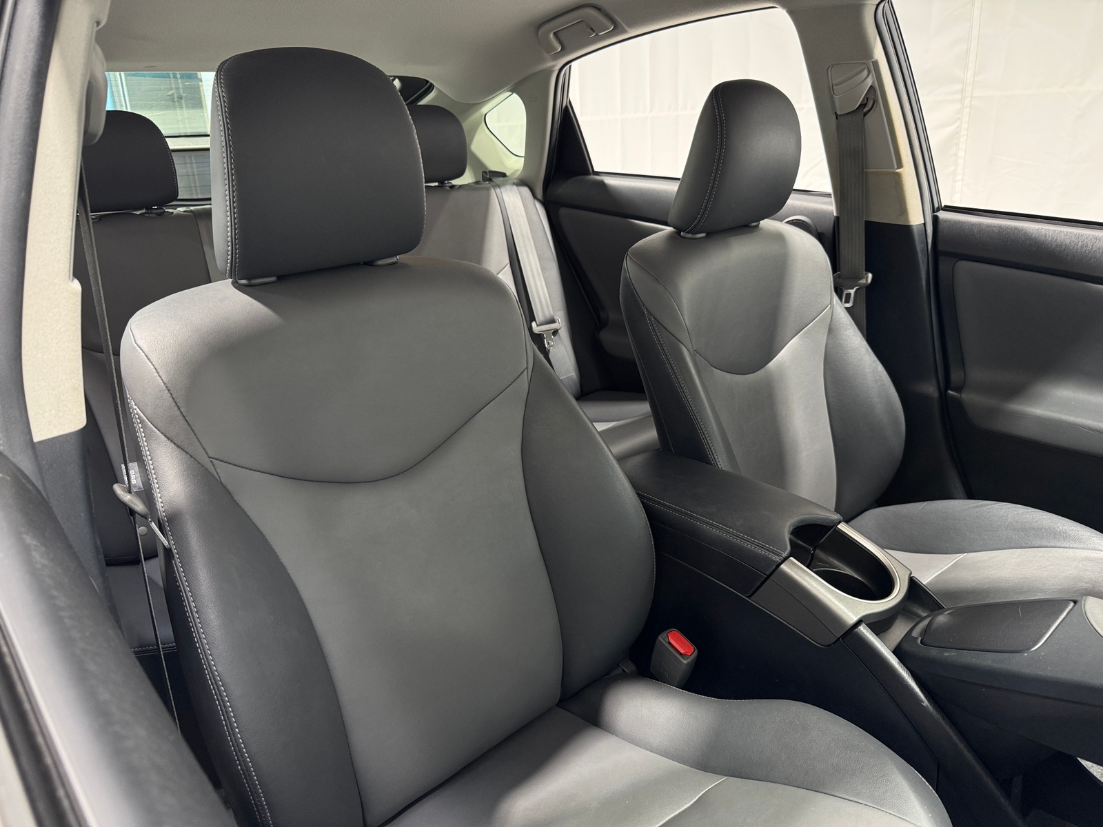 Thumbnail: 2015 Toyota Prius - 2