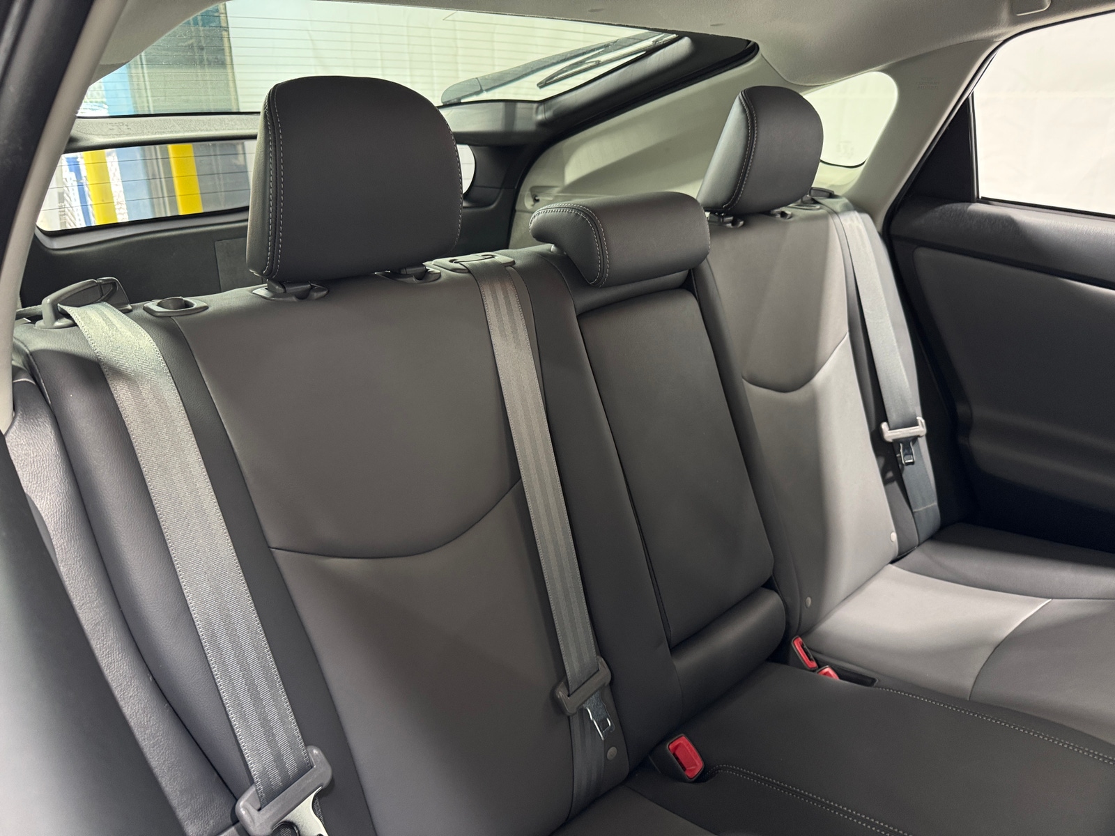 Thumbnail: 2015 Toyota Prius - 6