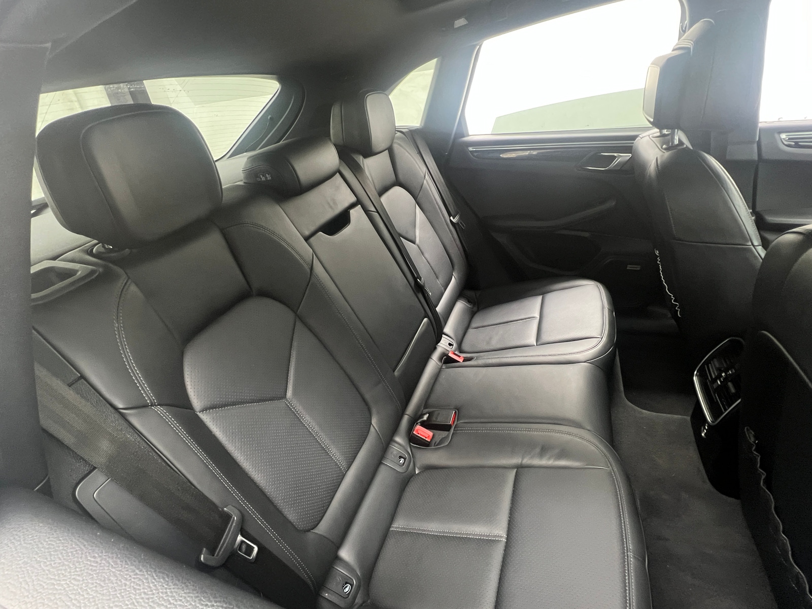 Thumbnail: 2021 Porsche Macan - 5