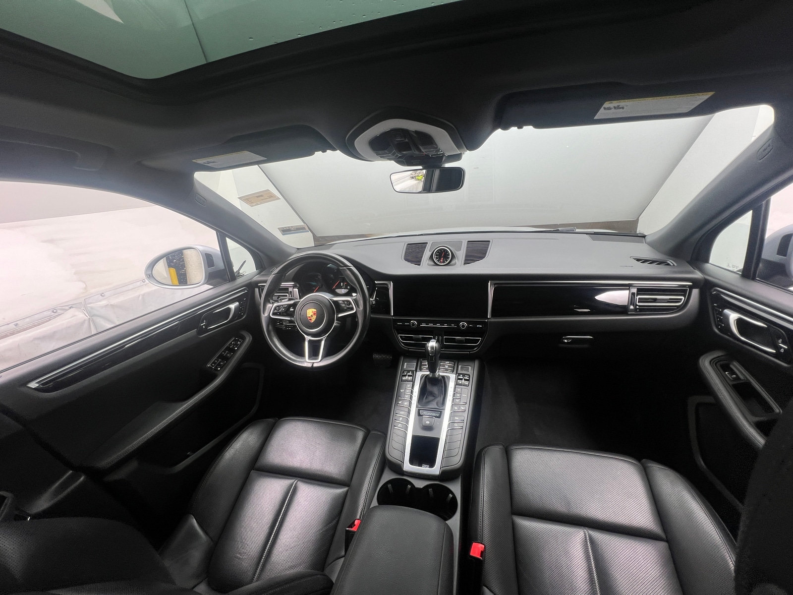 Thumbnail: 2021 Porsche Macan - 2