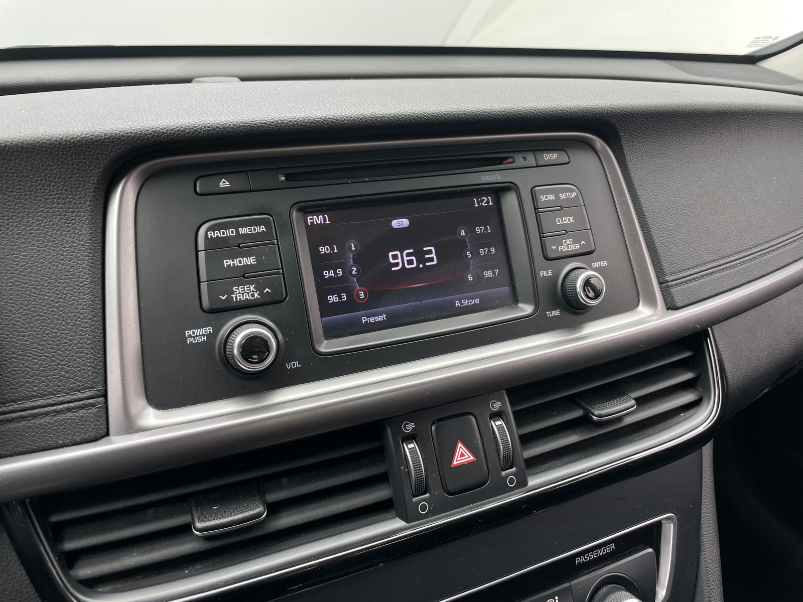 Thumbnail: 2016 Kia Optima - 4