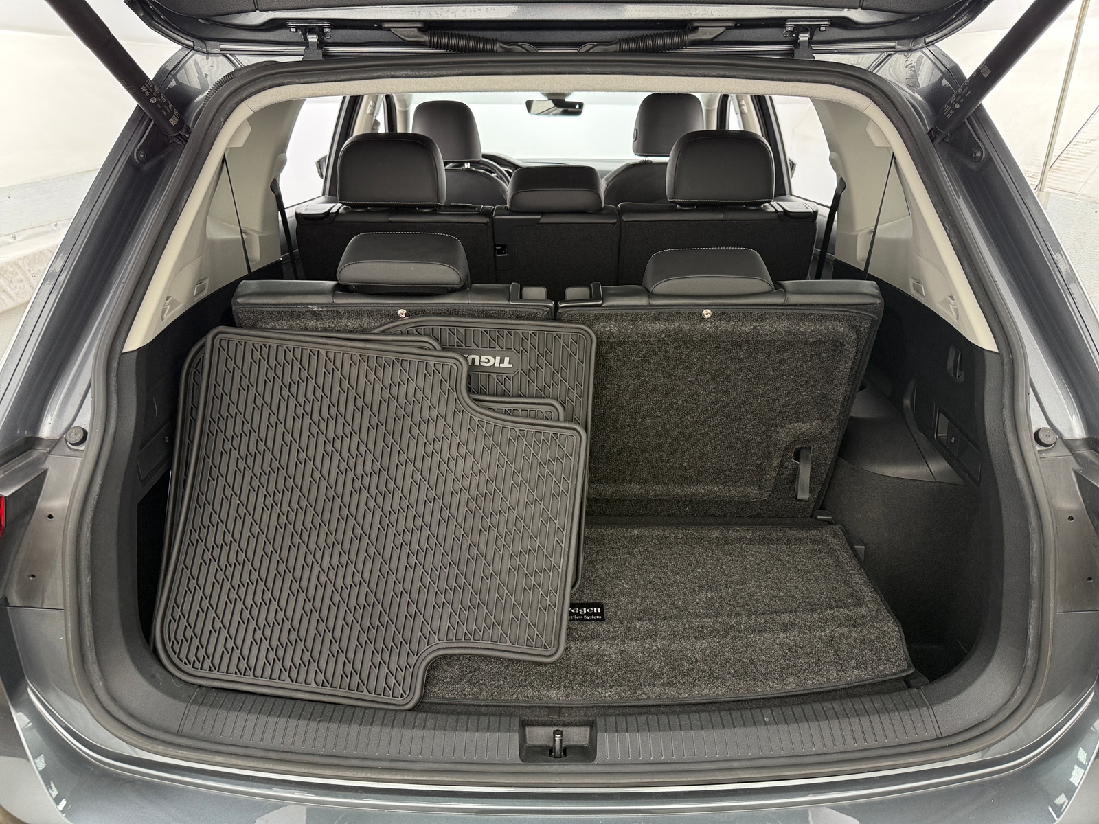 Thumbnail: 2022 Volkswagen Tiguan - 6