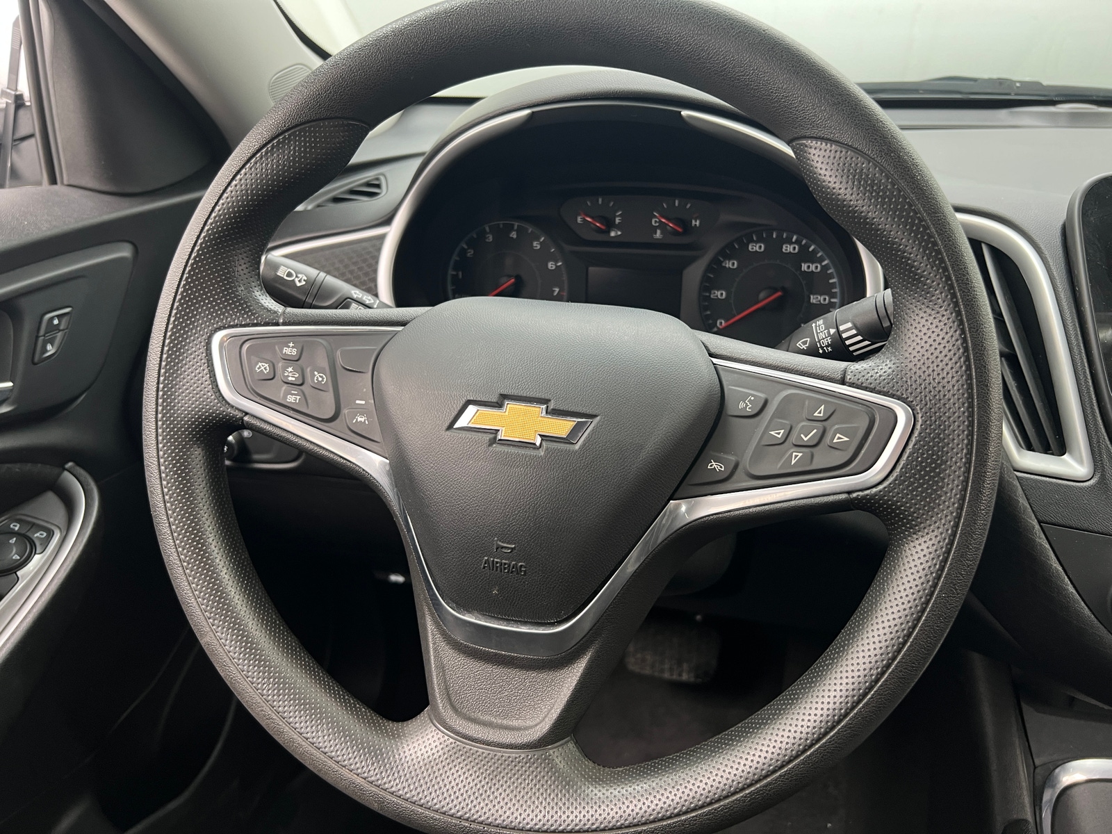 Thumbnail: 2023 Chevrolet Malibu - 5