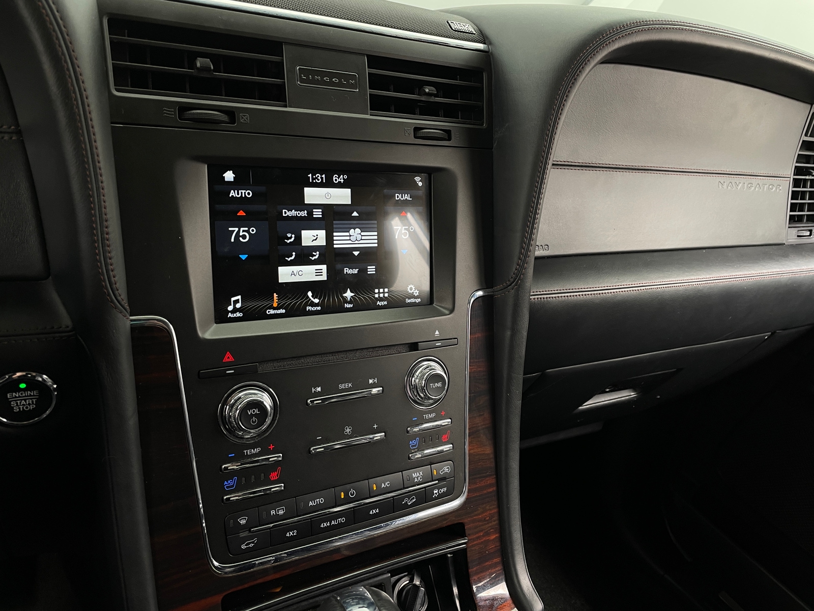 Thumbnail: 2017 Lincoln Navigator - 3