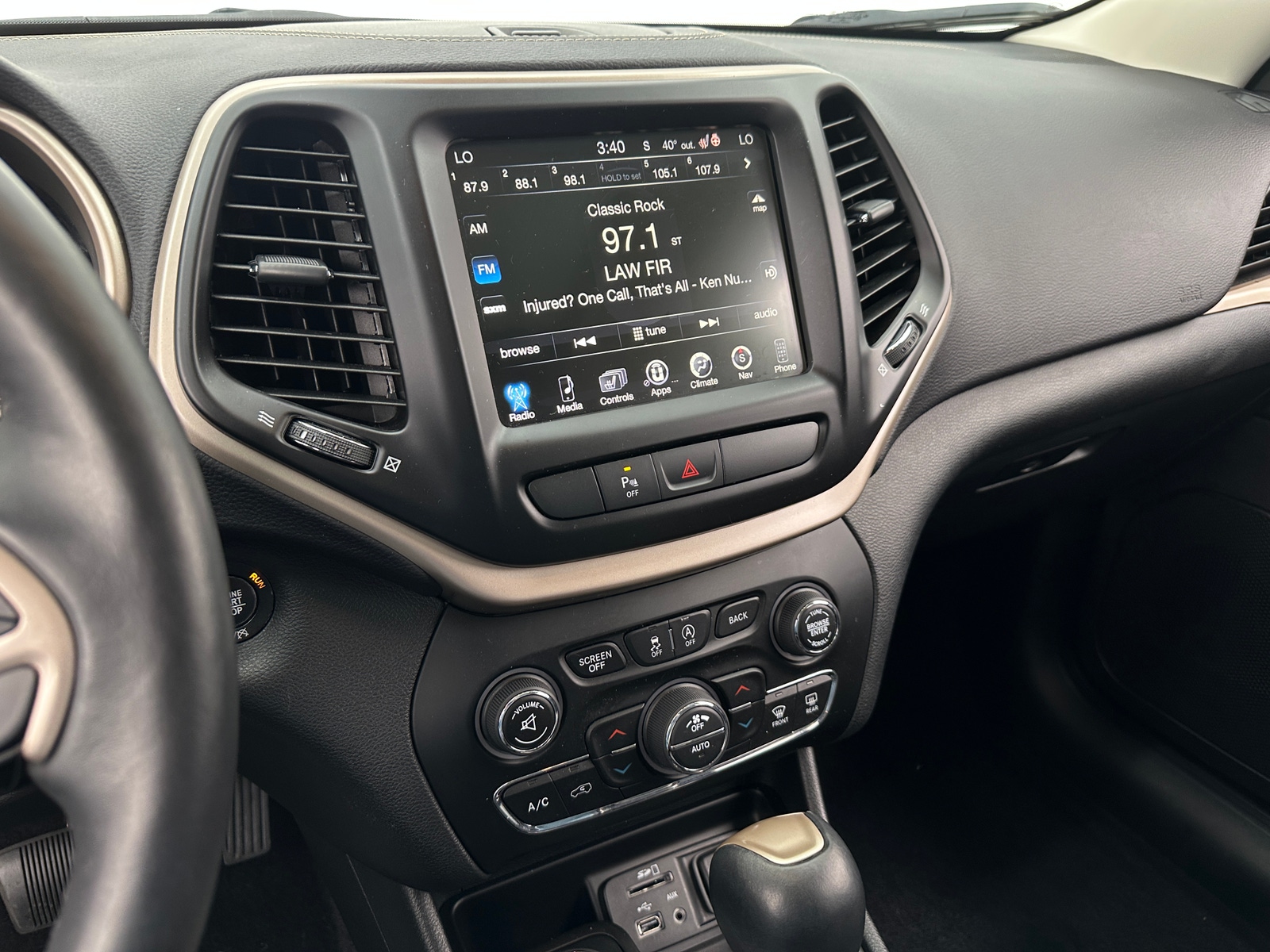 Thumbnail: 2018 Jeep Cherokee - 3