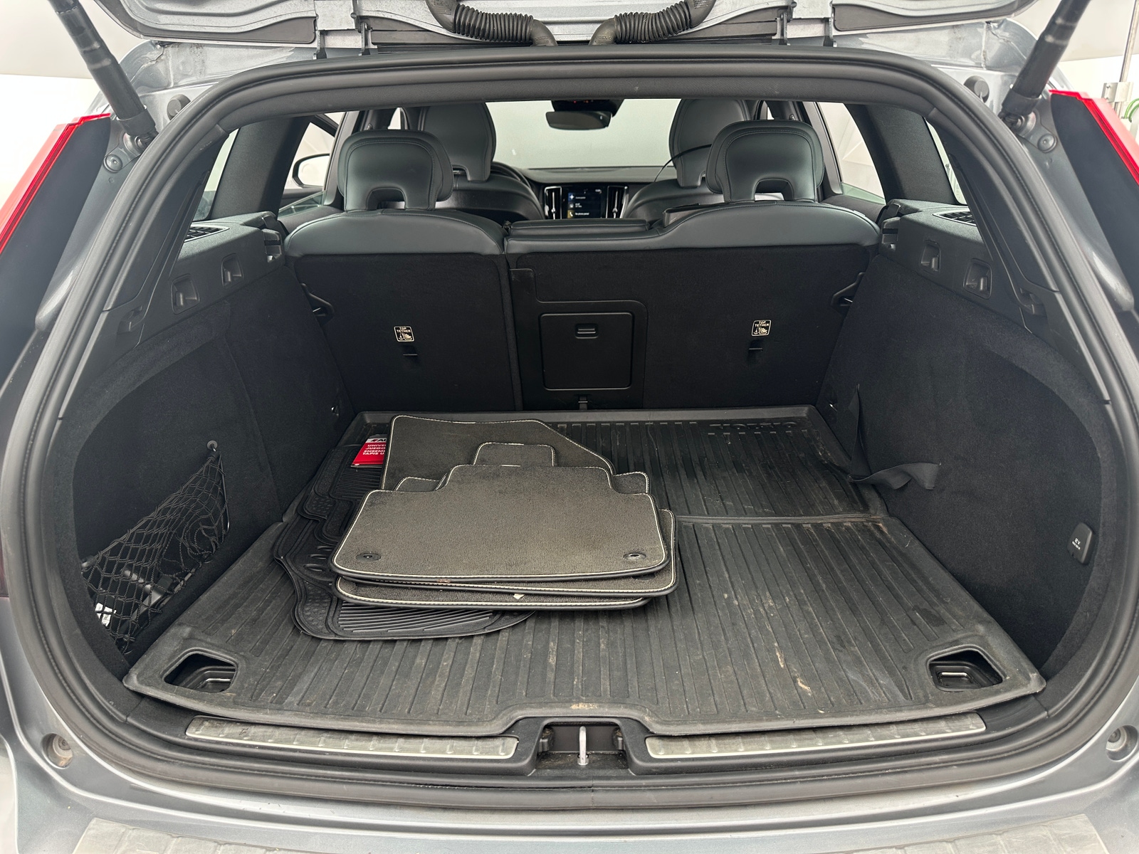 Thumbnail: 2020 Volvo V60 - 6