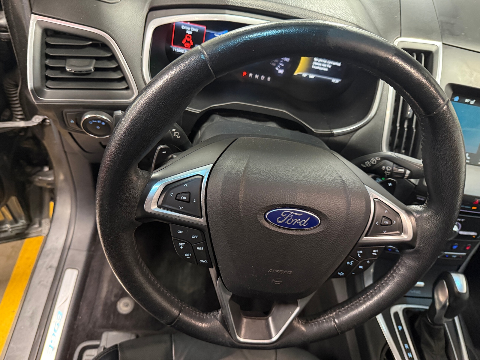 Thumbnail: 2017 Ford Edge - 4