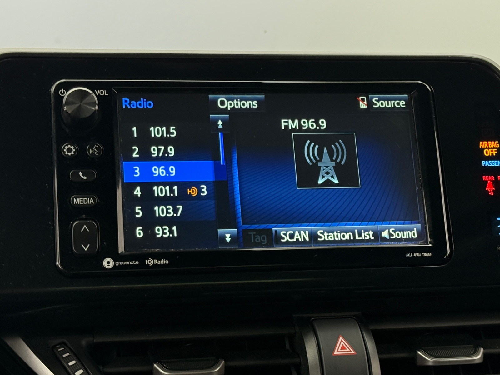 Thumbnail: 2018 Toyota C-HR - 4