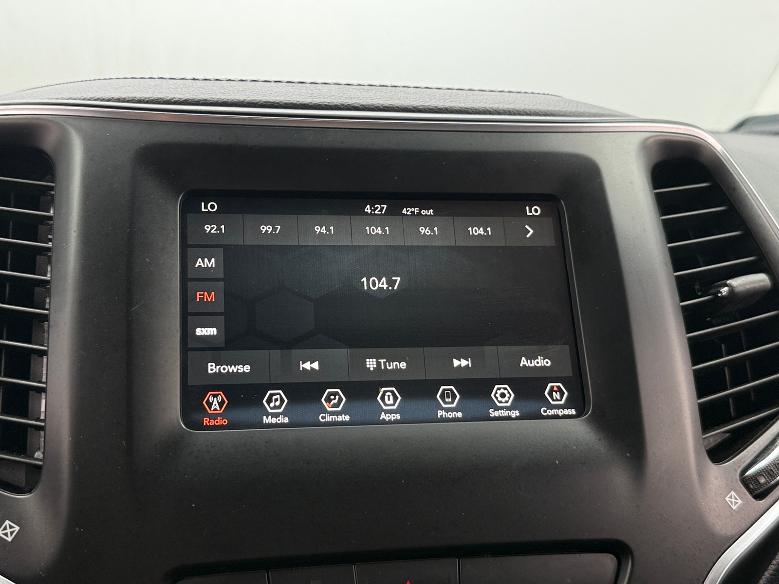 Thumbnail: 2020 Jeep Cherokee - 4