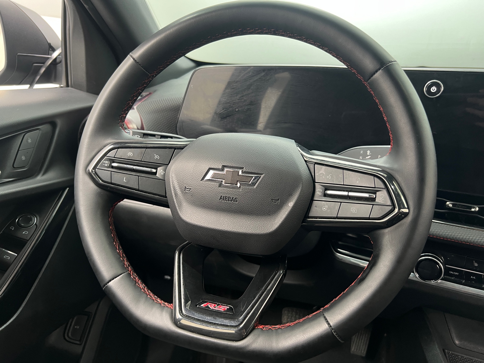 Thumbnail: 2025 Chevrolet Equinox - 4