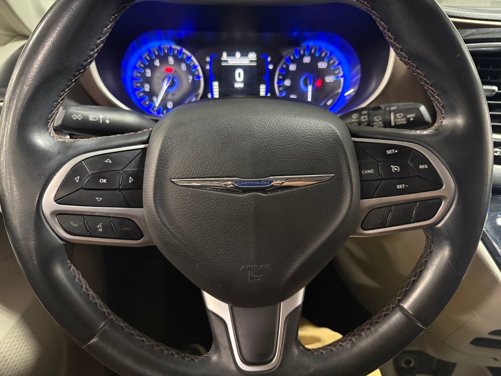 Thumbnail: 2018 Chrysler Pacifica - 4