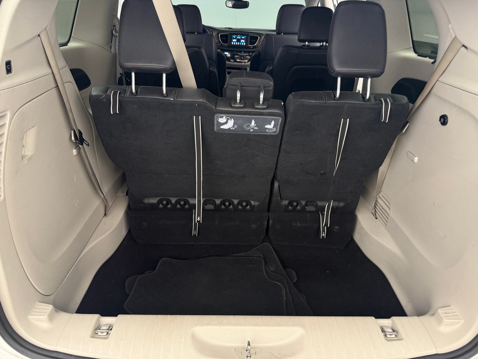 Thumbnail: 2018 Chrysler Pacifica - 6