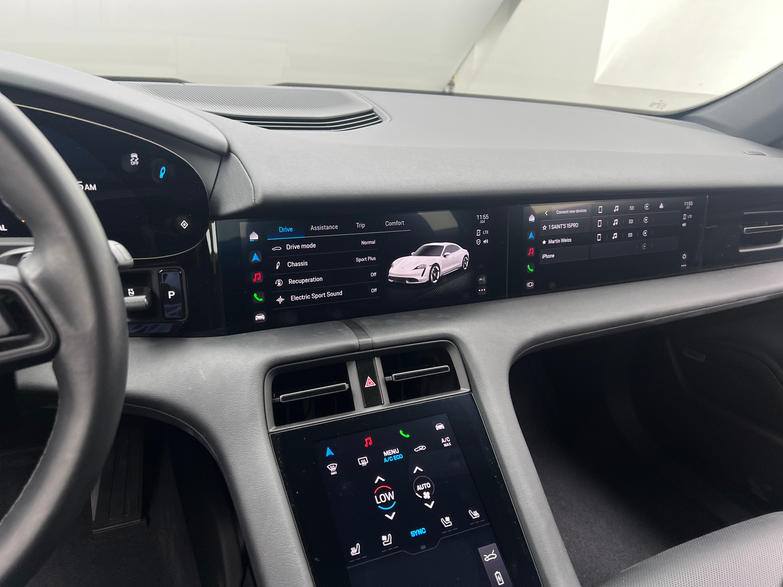 Thumbnail: 2022 Porsche Taycan - 3