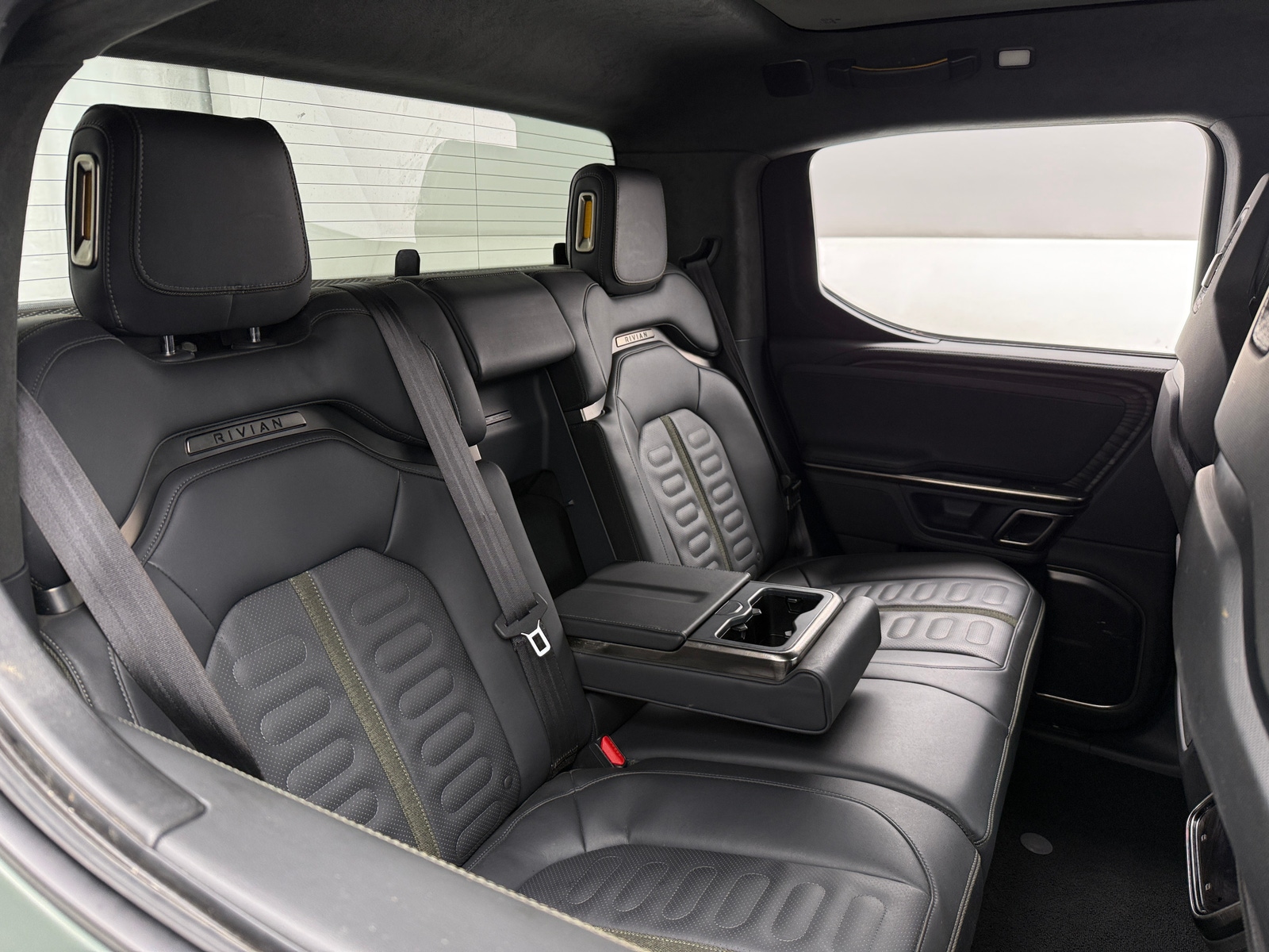 Thumbnail: 2022 Rivian R1T - 5