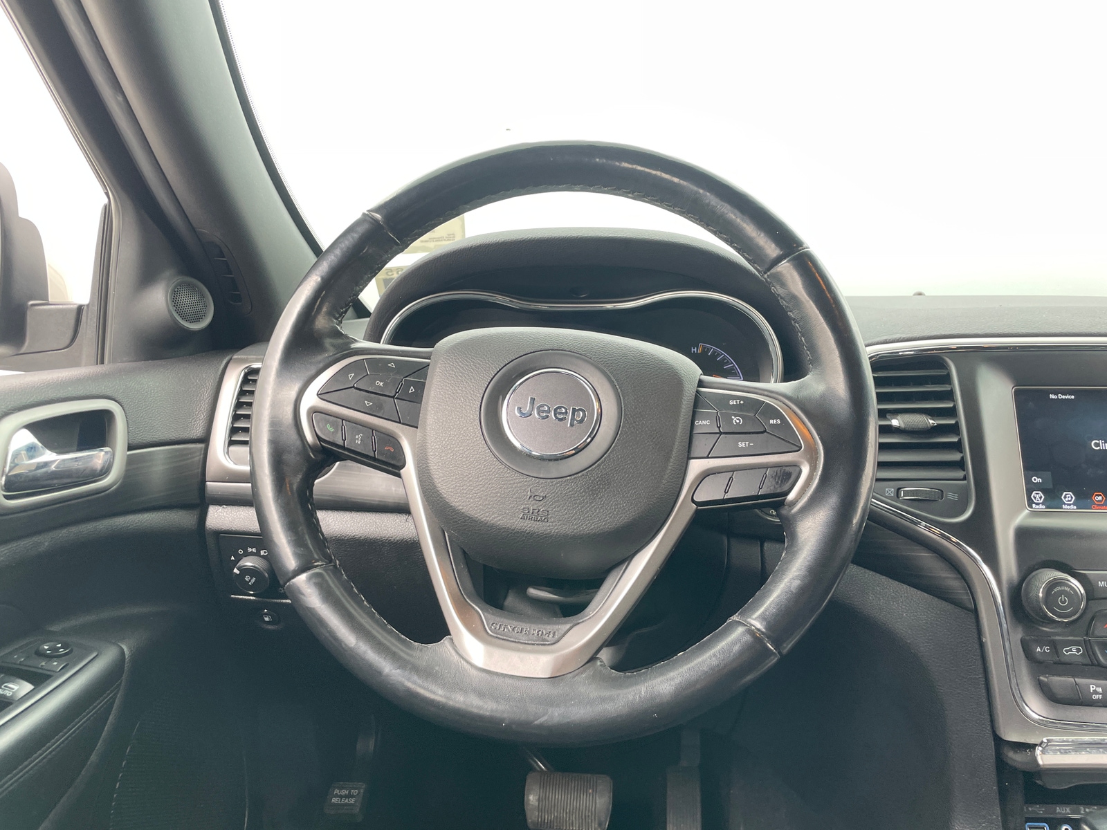 Thumbnail: 2020 Jeep Grand Cherokee - 5