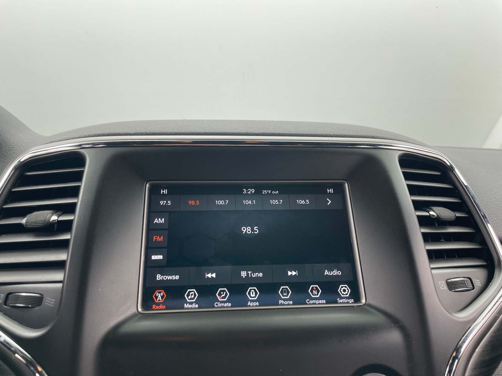 Thumbnail: 2020 Jeep Grand Cherokee - 4