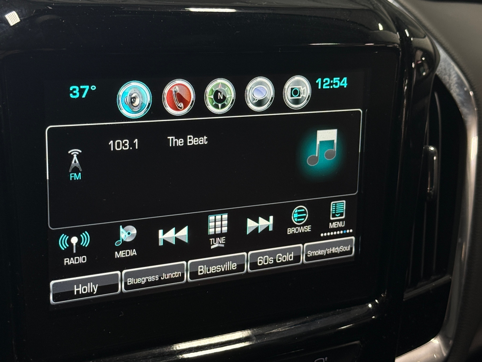 Thumbnail: 2018 Chevrolet Traverse - 3