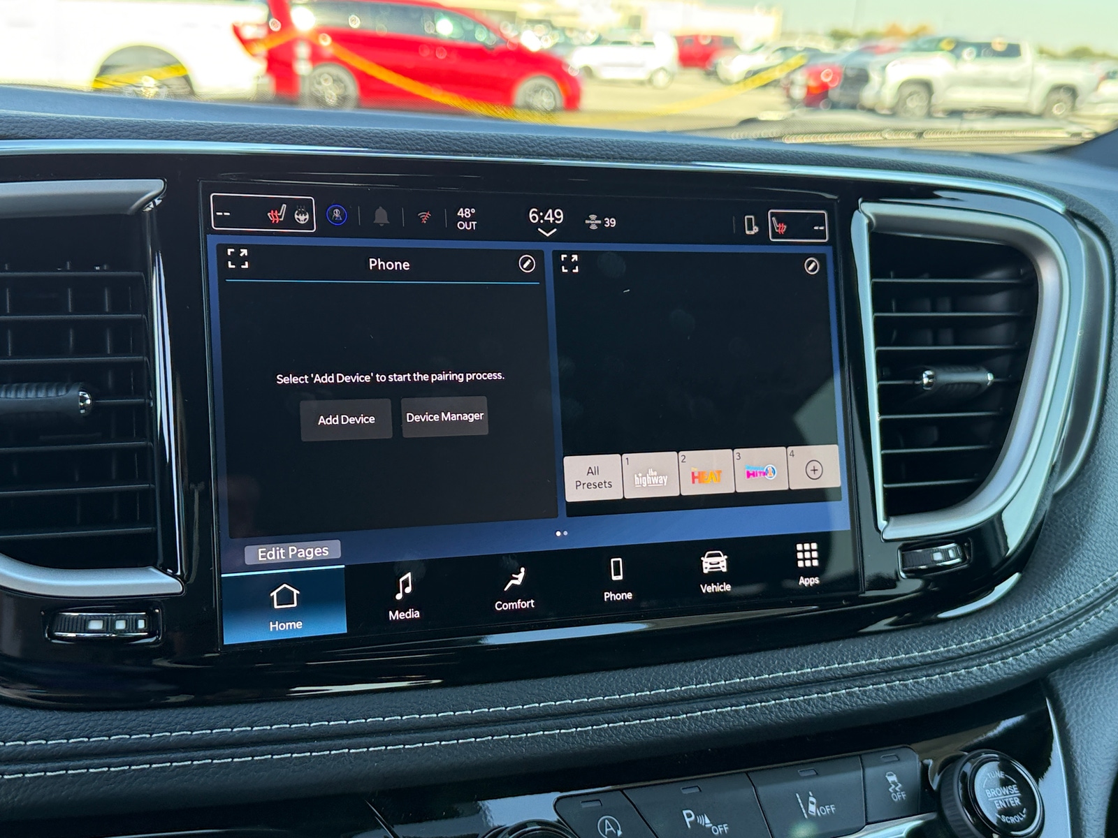 Thumbnail: 2026 Chrysler Pacifica - 3