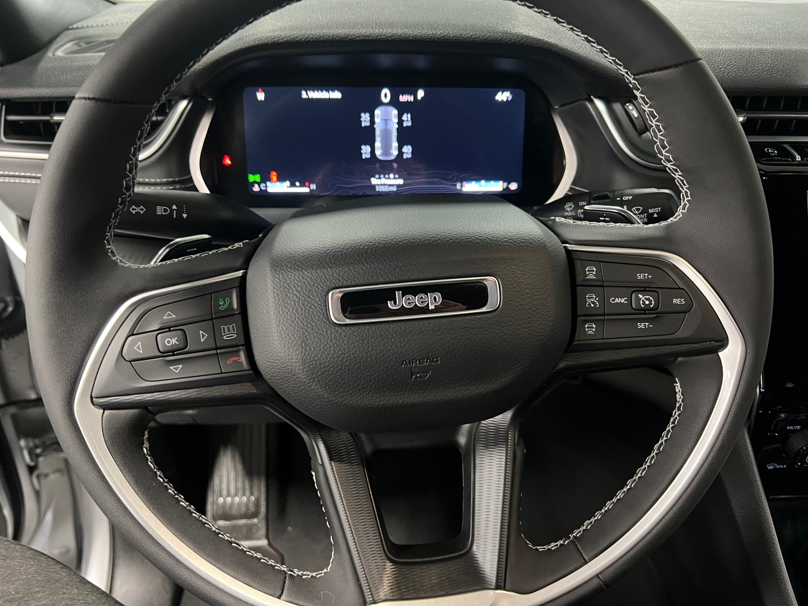 Thumbnail: 2025 Jeep Grand Cherokee - 4