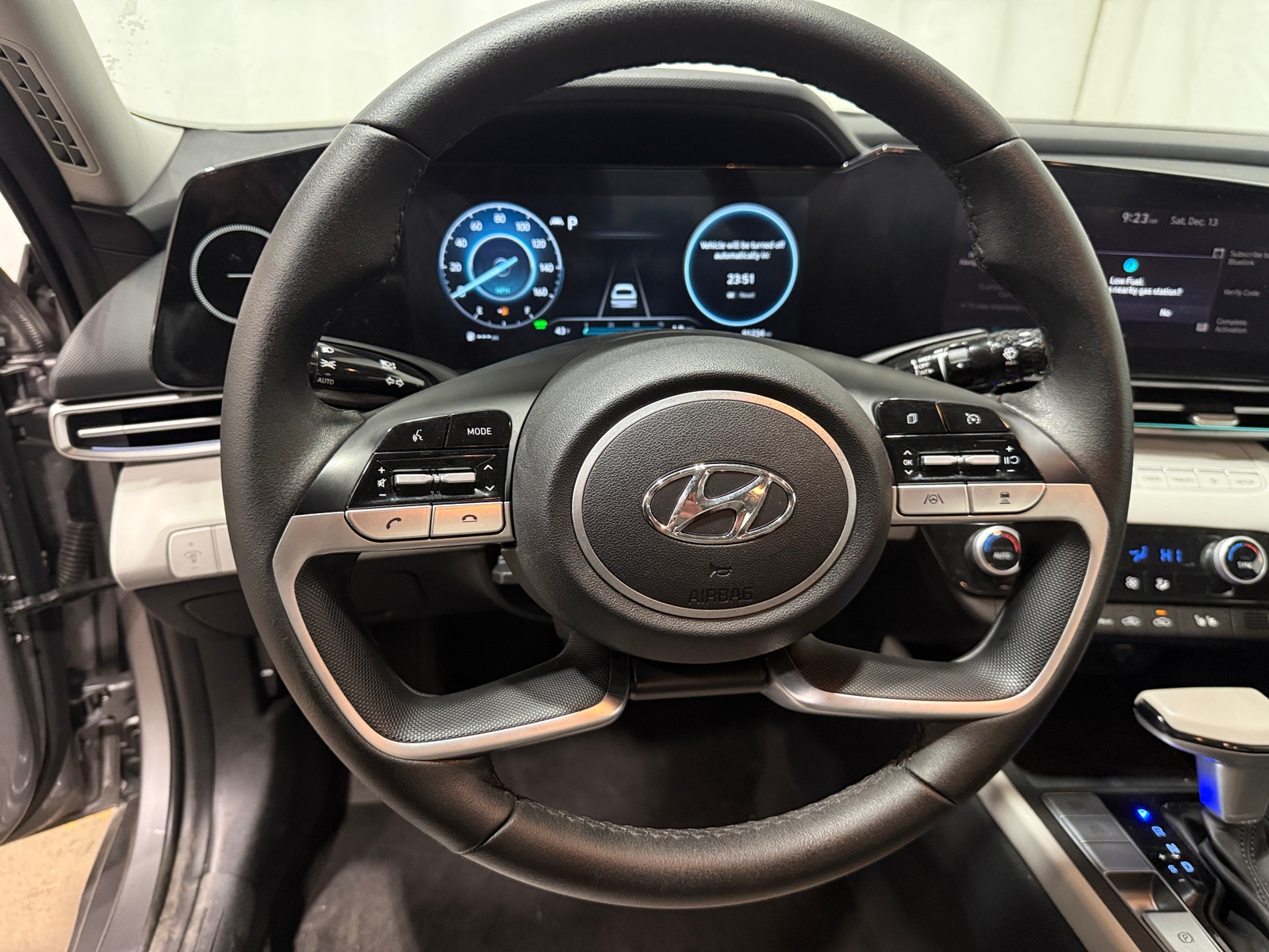 Thumbnail: 2023 Hyundai Elantra - 4