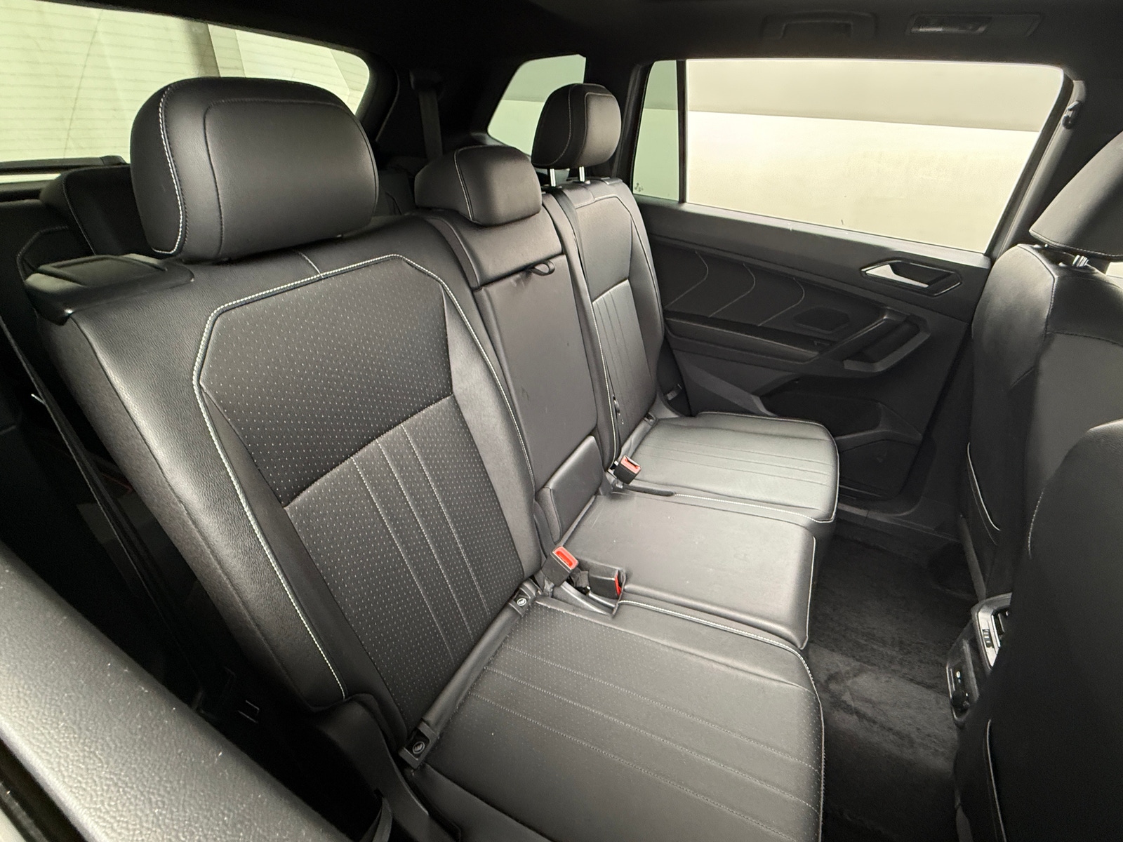 Thumbnail: 2023 Volkswagen Tiguan - 5