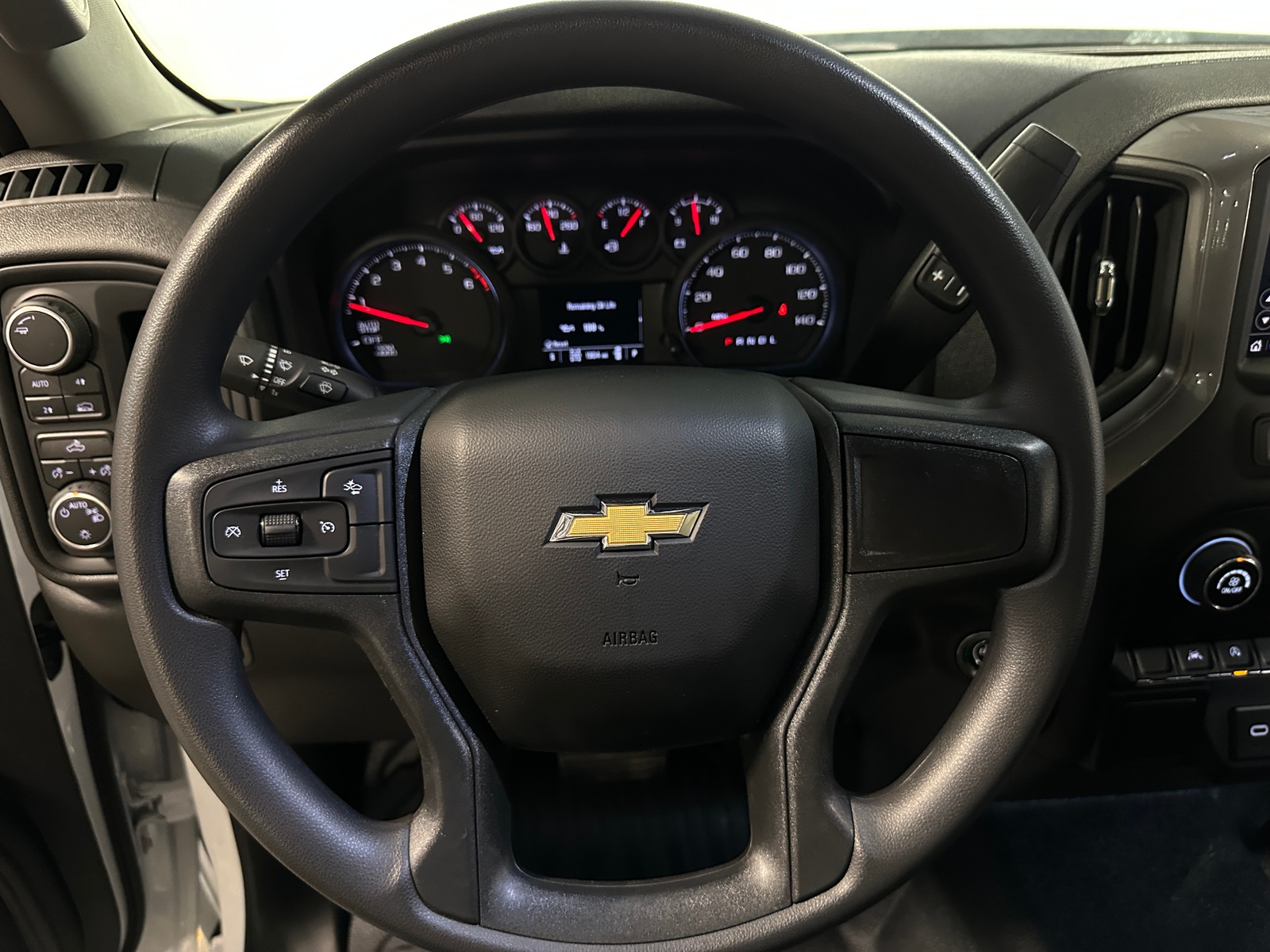 Thumbnail: 2026 Chevrolet Silverado 1500 - 5