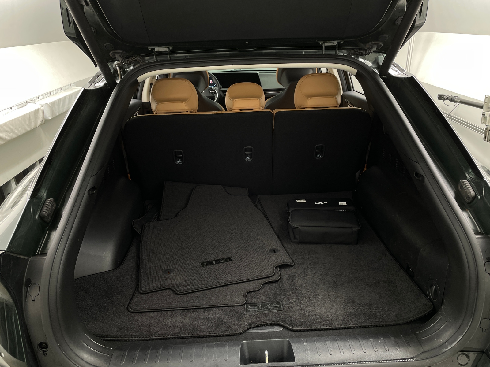 Thumbnail: 2023 Kia EV6 - 6