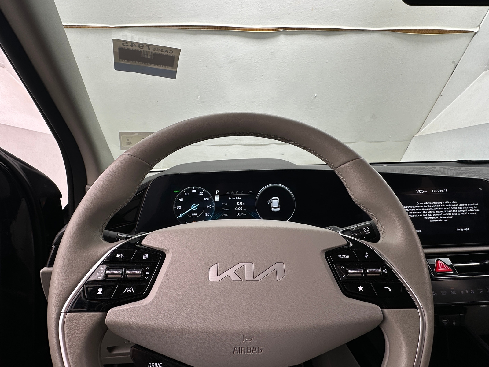 Thumbnail: 2023 Kia Niro - 4