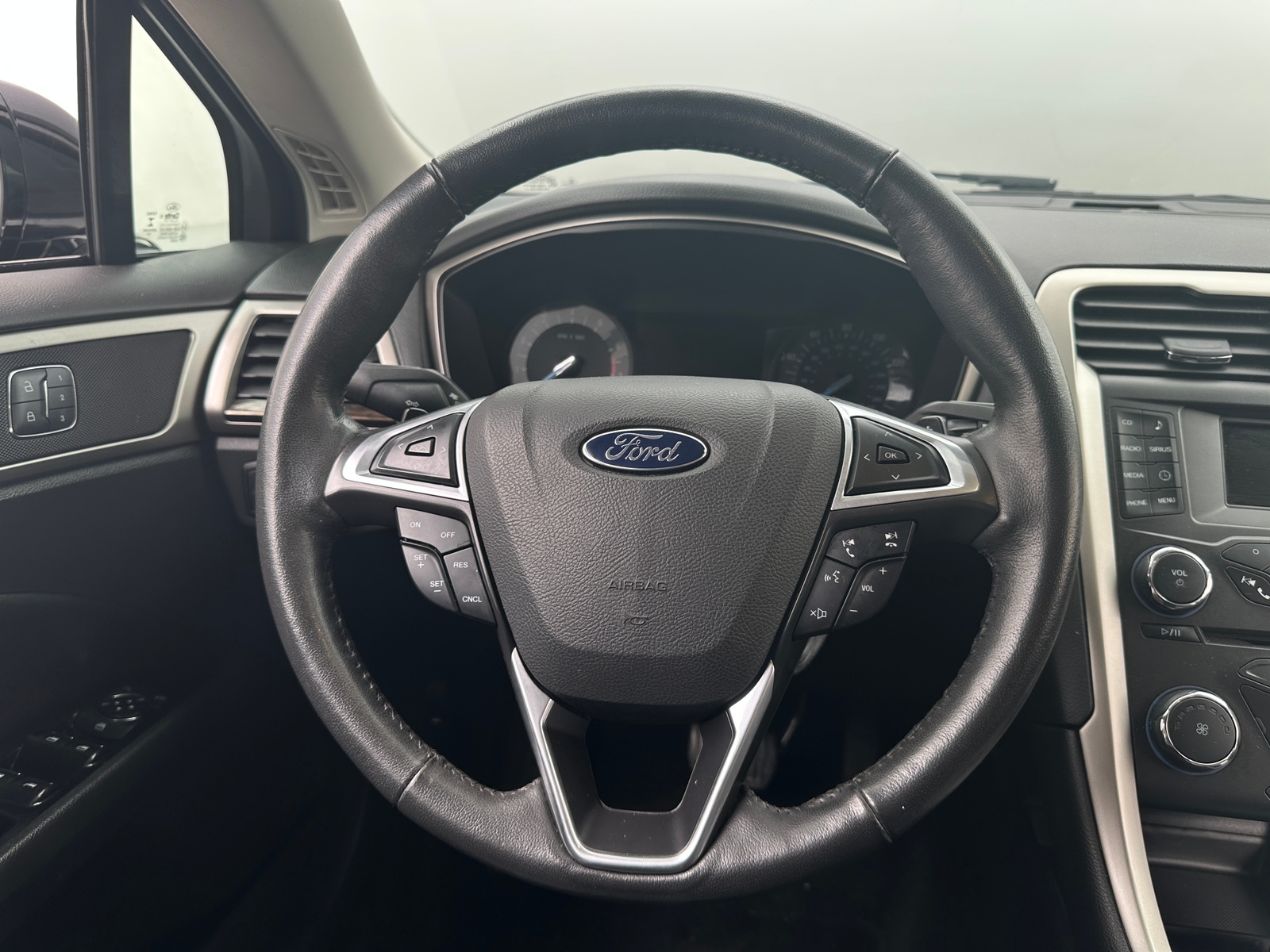 Thumbnail: 2015 Ford Fusion - 4