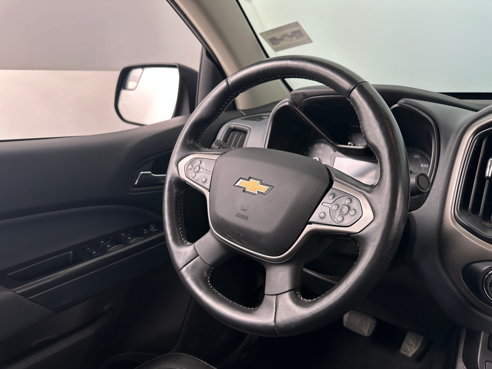 Thumbnail: 2022 Chevrolet Colorado - 4