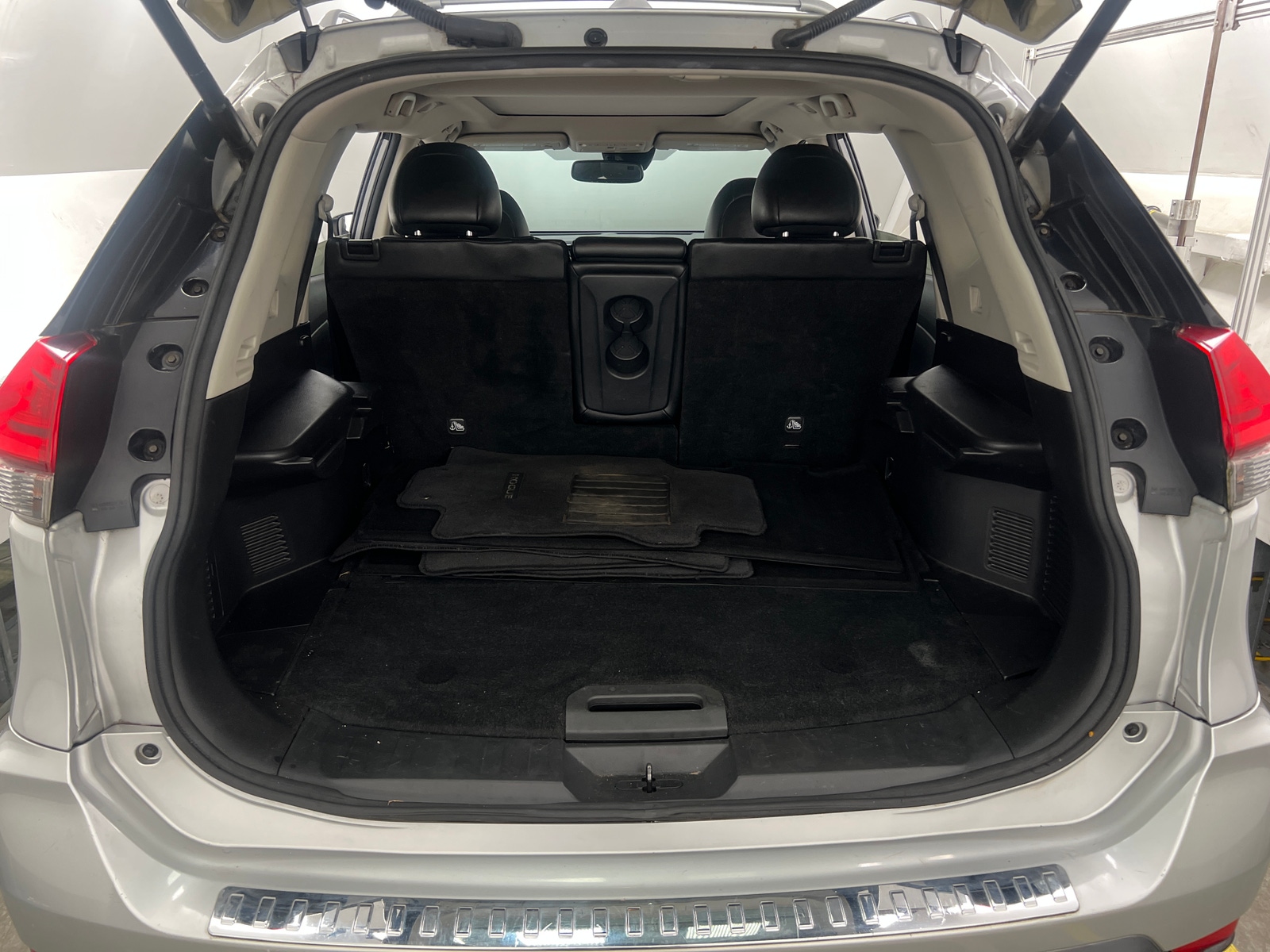 Thumbnail: 2017 Nissan Rogue - 6