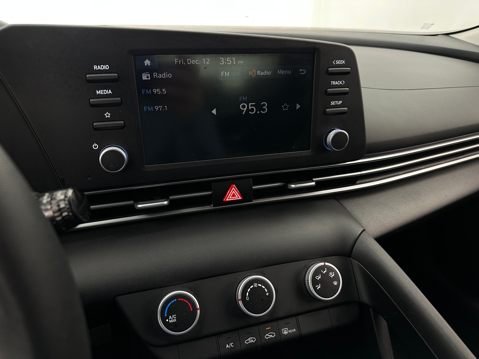 Thumbnail: 2025 Hyundai Elantra - 4