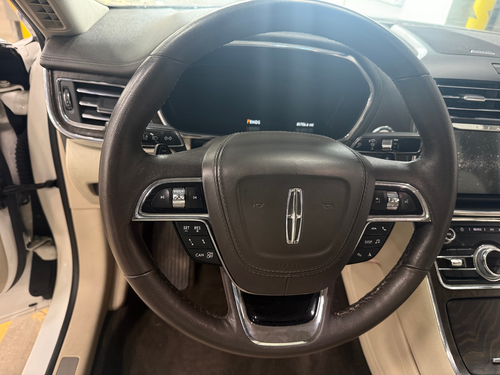 Thumbnail: 2019 Lincoln Continental - 4