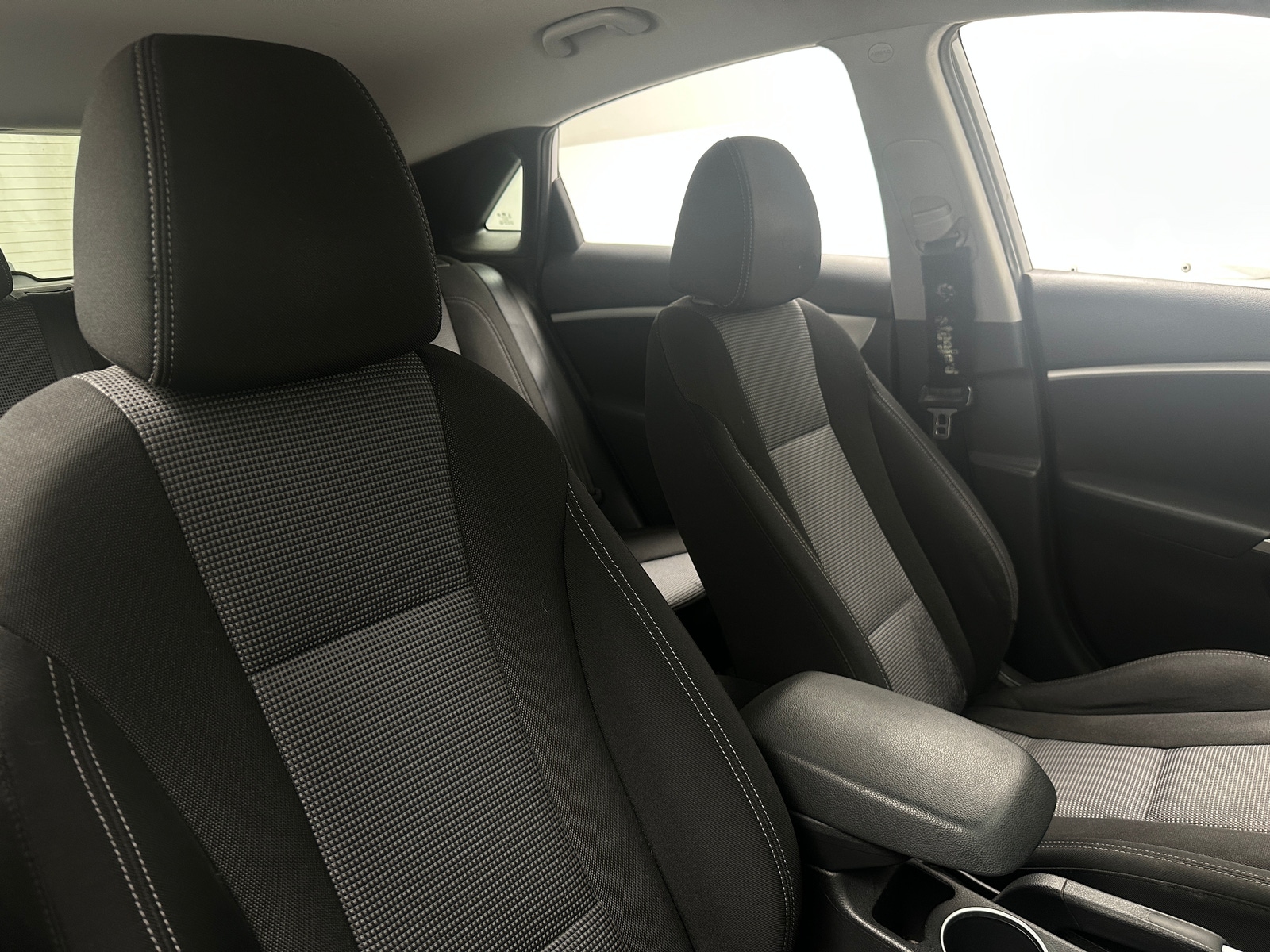 Thumbnail: 2016 Hyundai Elantra - 2