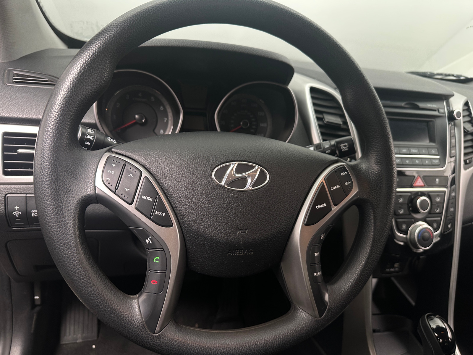 Thumbnail: 2016 Hyundai Elantra - 5