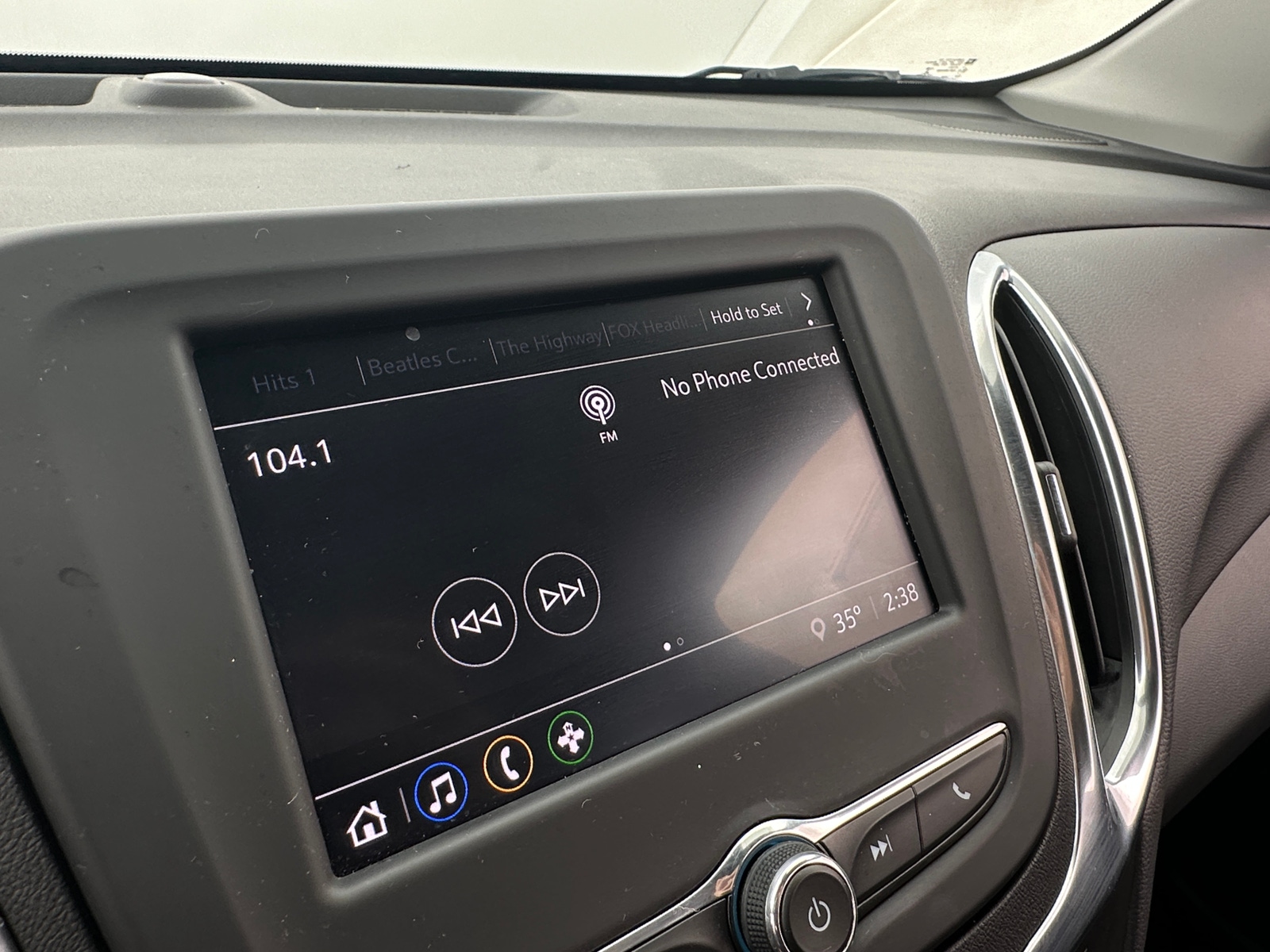 Thumbnail: 2022 Chevrolet Equinox - 4