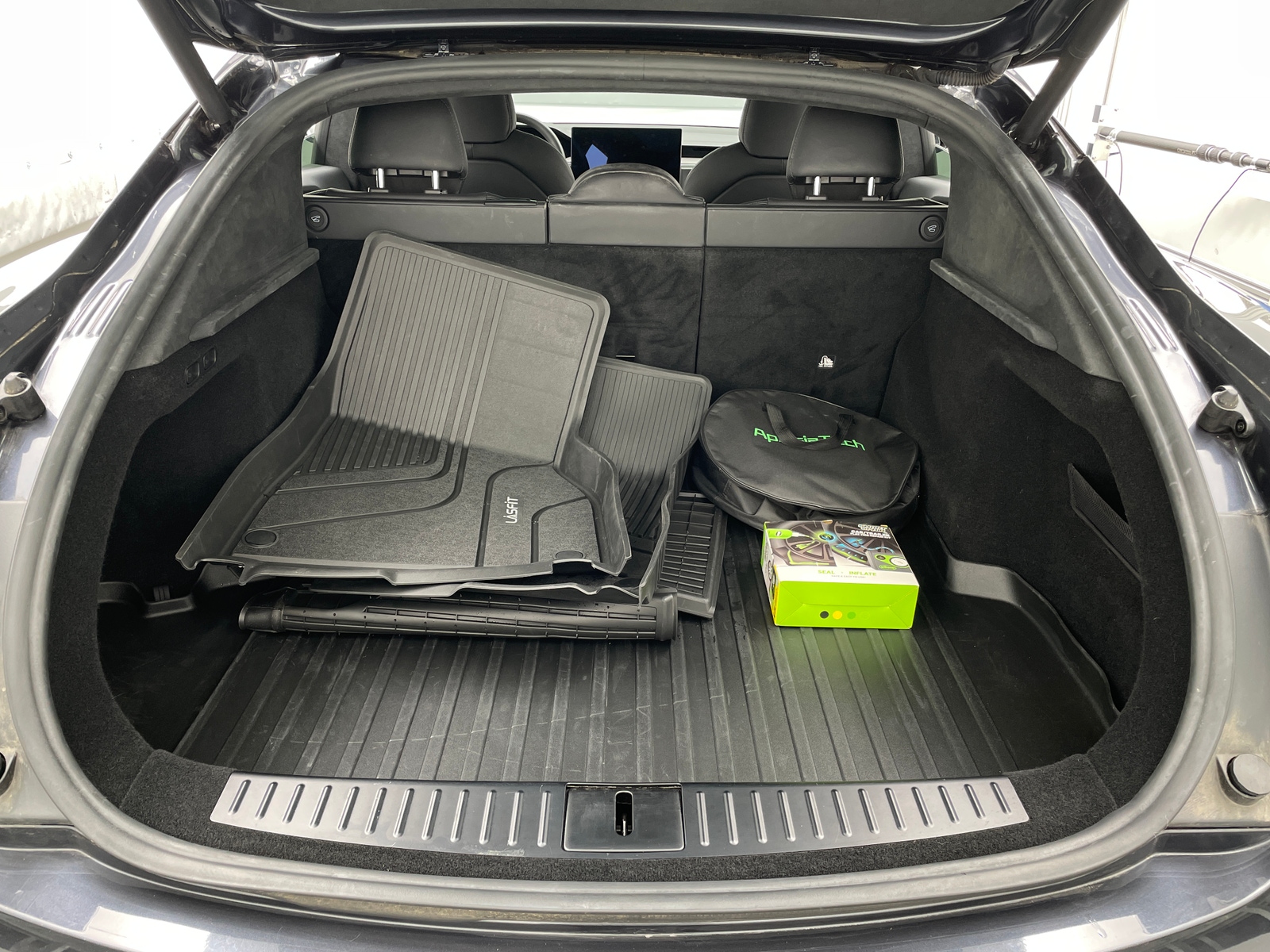 Thumbnail: 2023 Tesla Model S - 6