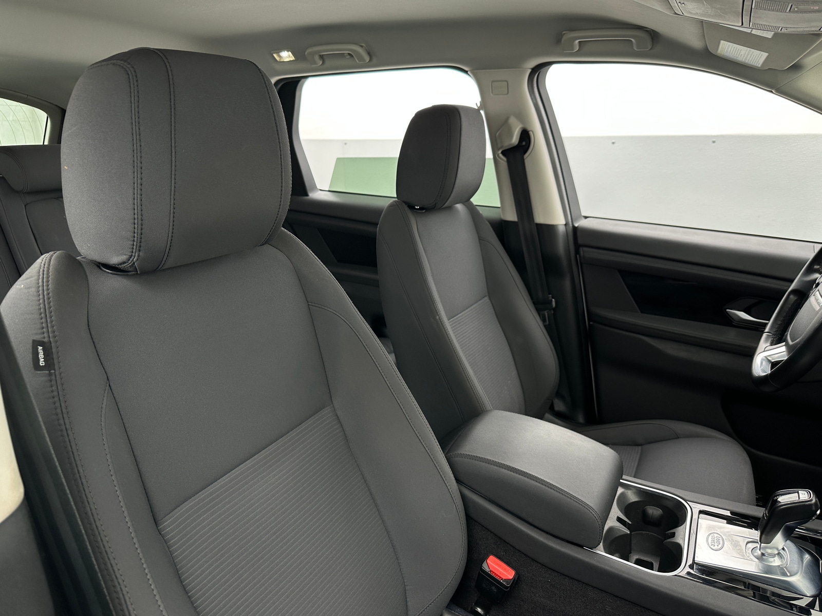 Thumbnail: 2020 Land Rover Discovery Sport - 2