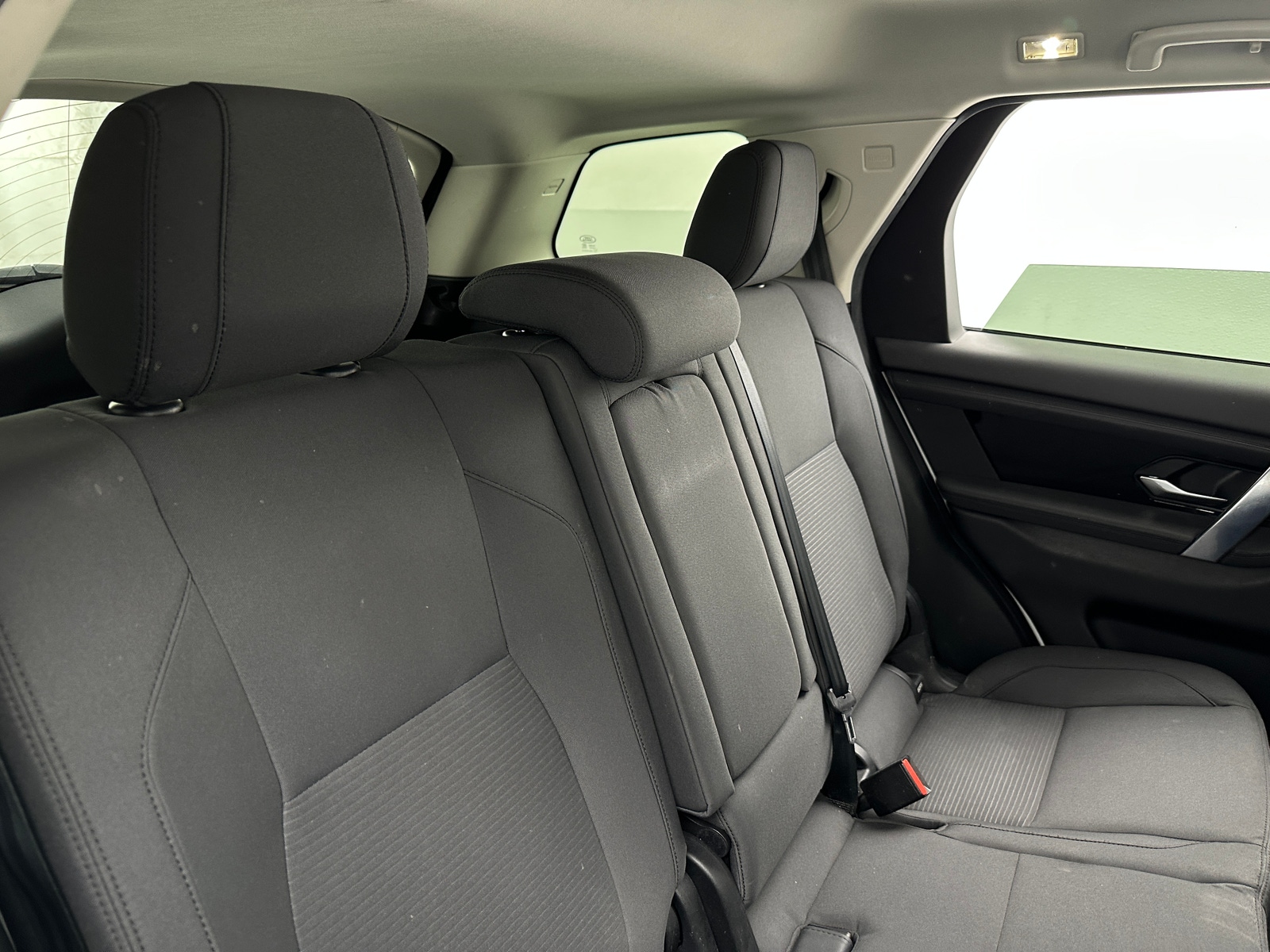 Thumbnail: 2020 Land Rover Discovery Sport - 6