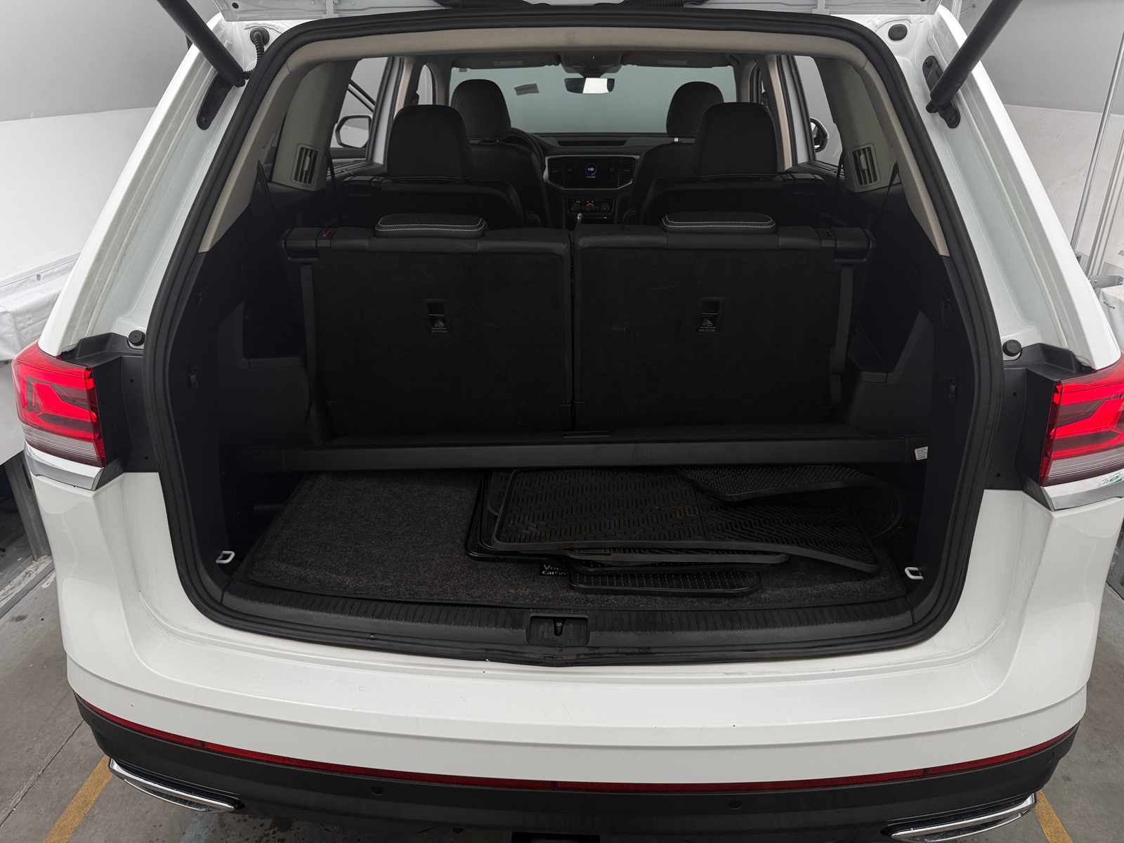 Thumbnail: 2021 Volkswagen Atlas - 6