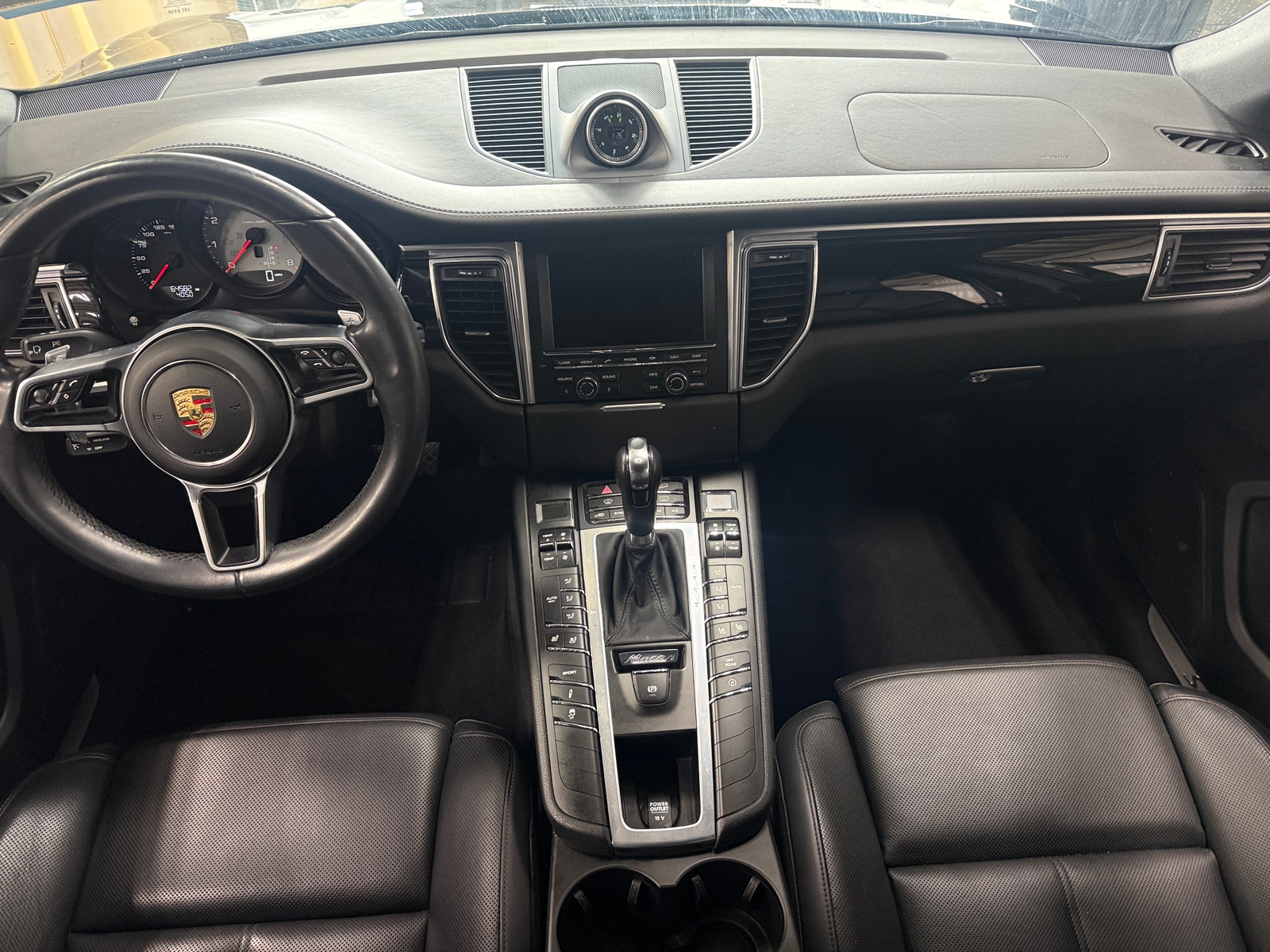 Thumbnail: 2015 Porsche Macan - 2