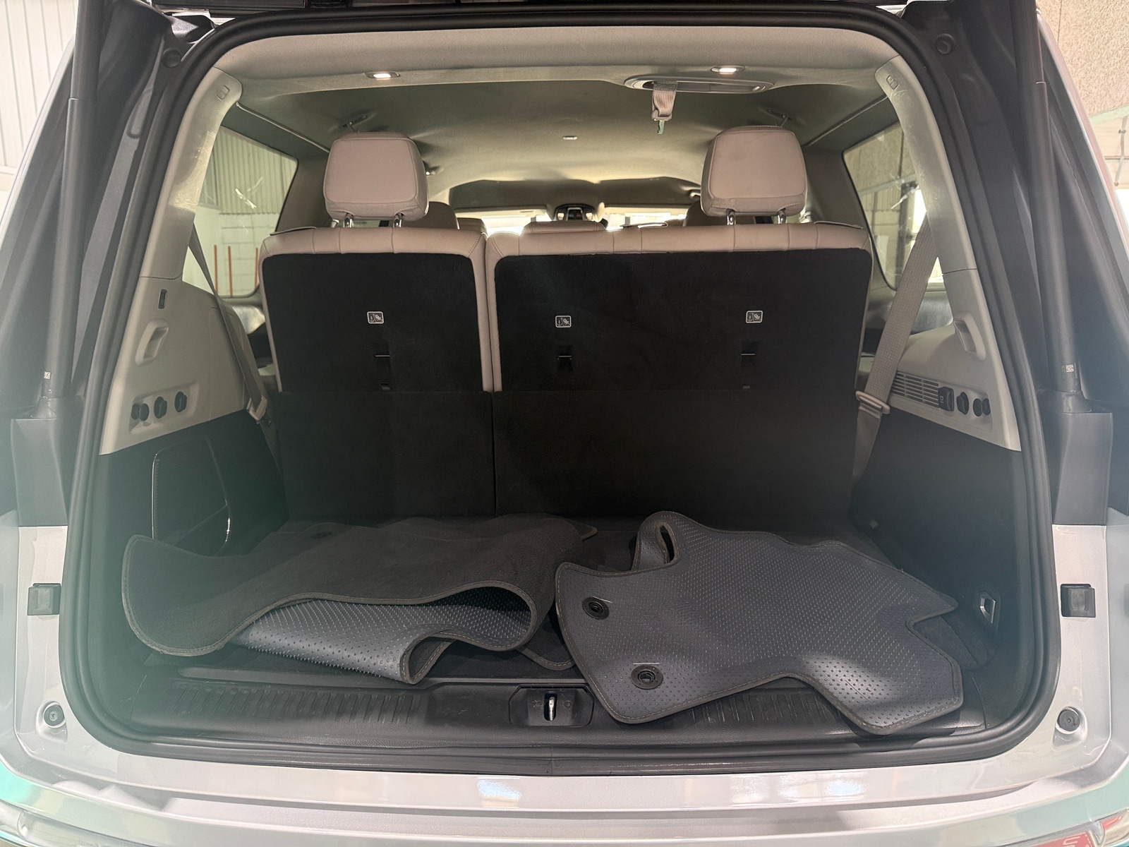 Thumbnail: 2022 Jeep Wagoneer - 6