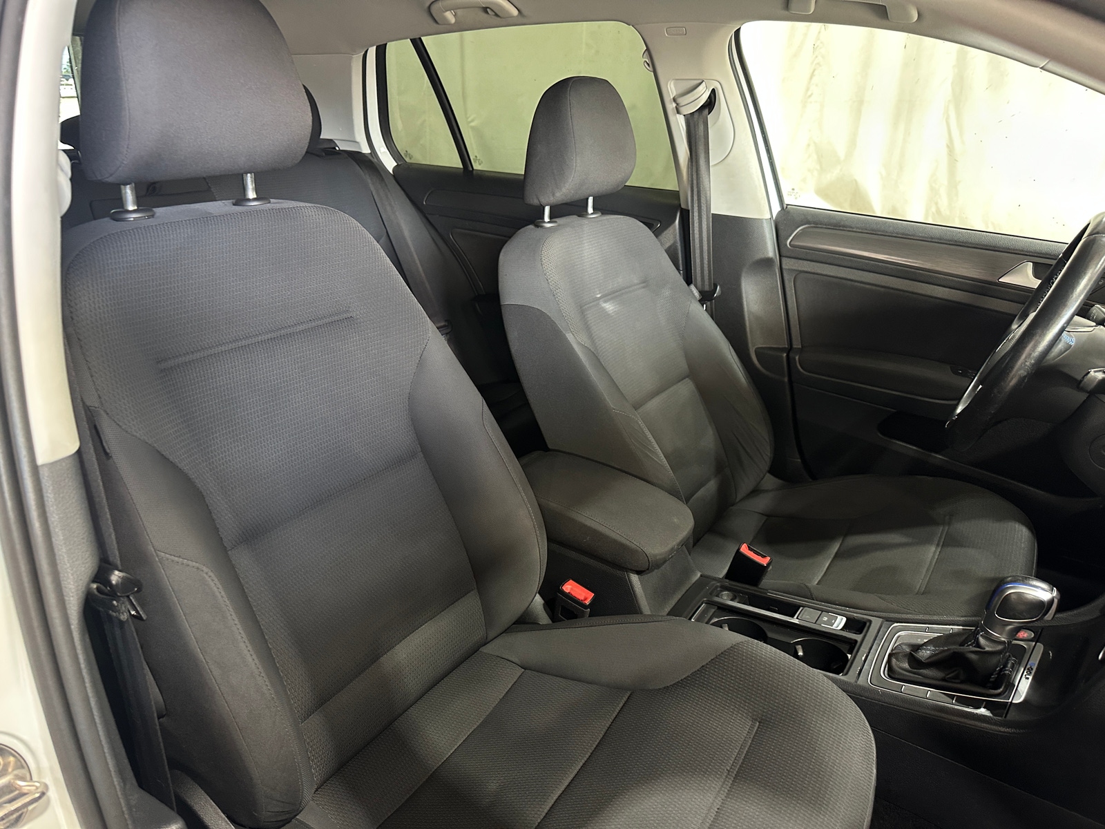 Thumbnail: 2019 Volkswagen e-Golf - 2