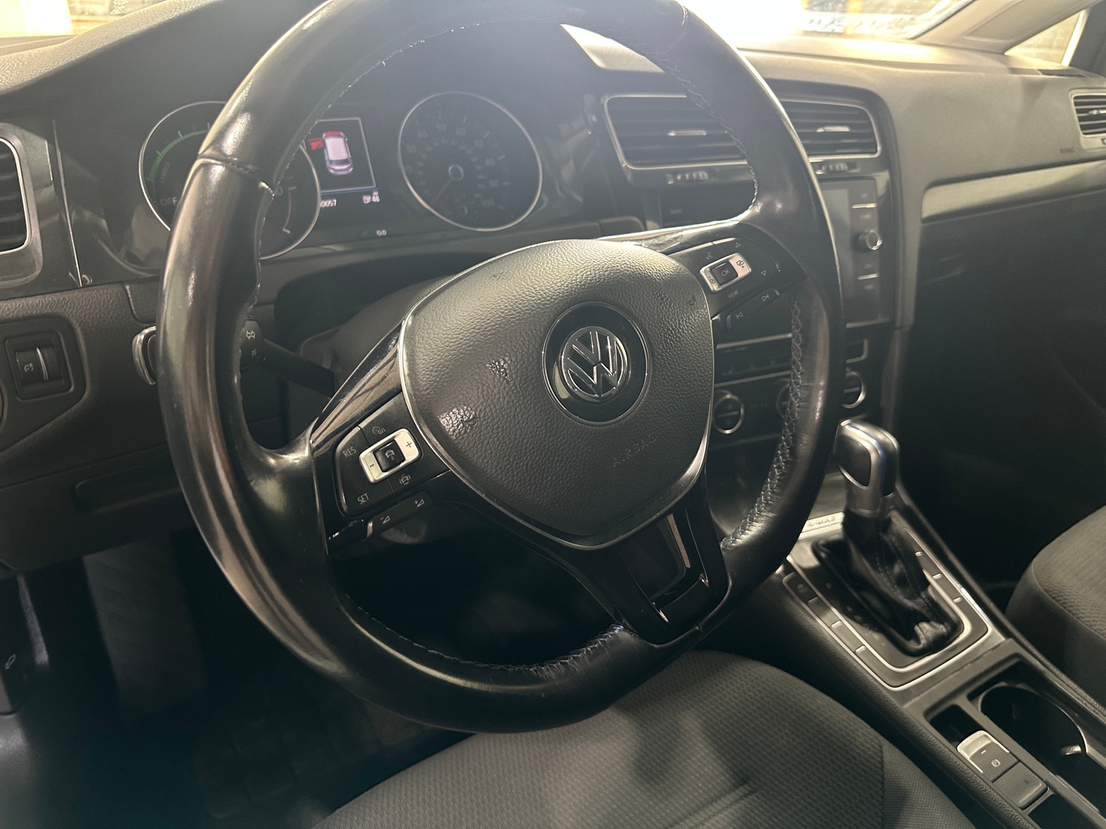 Thumbnail: 2019 Volkswagen e-Golf - 5